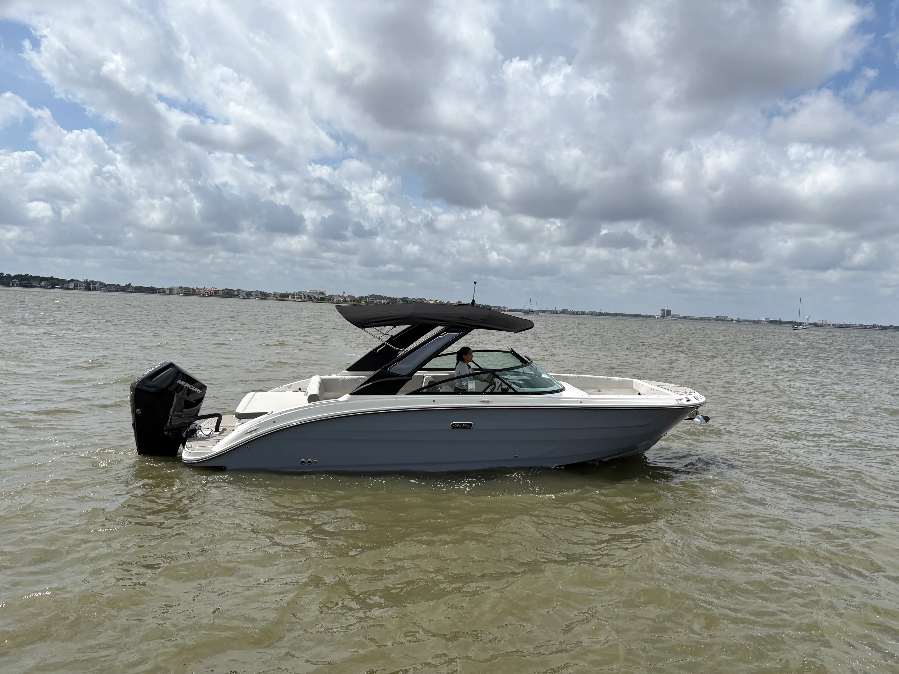 2026 Sea Ray SDX 270 Outboard Image Thumbnail #0