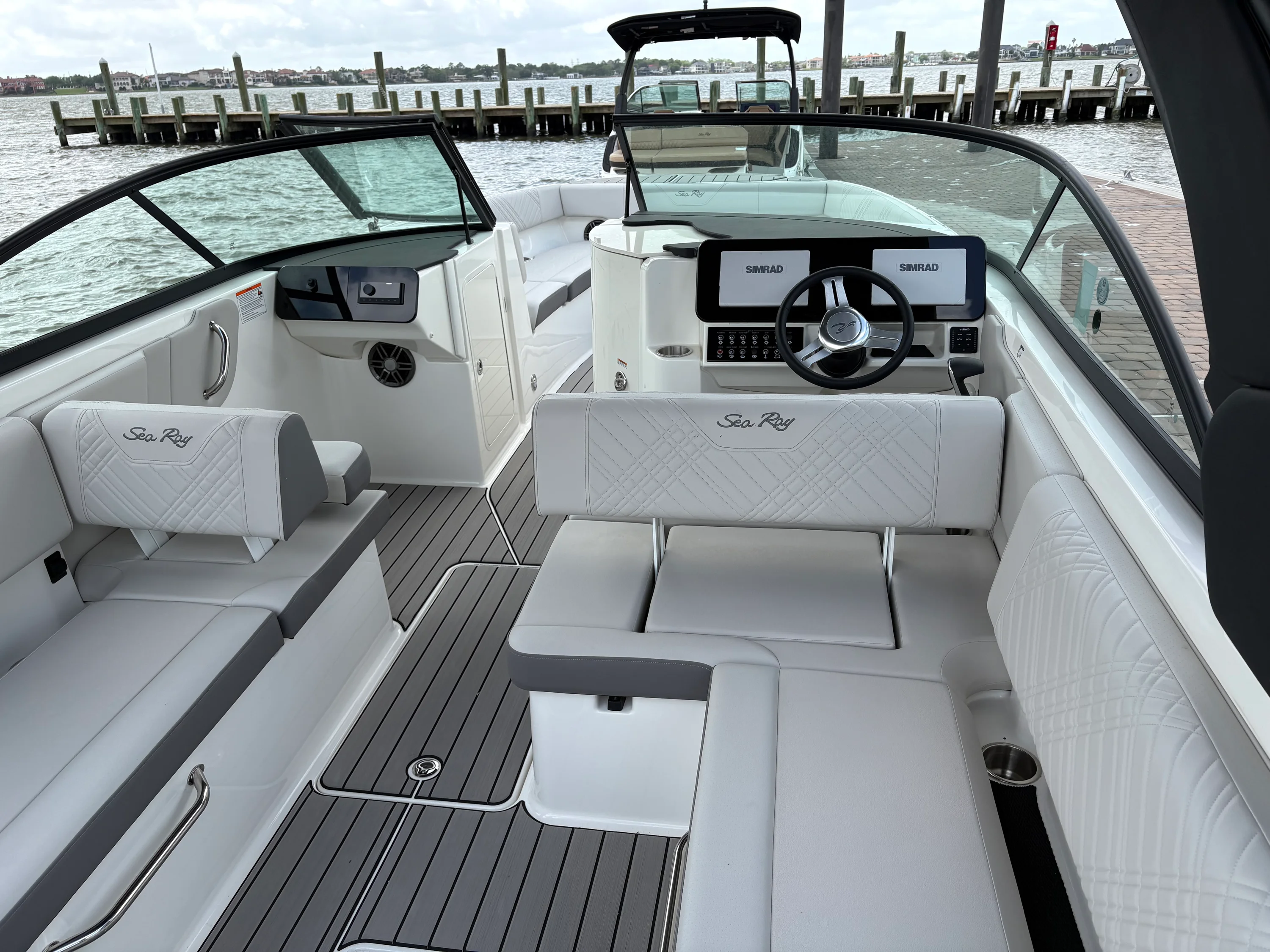 2026 Sea Ray SDX 270 Outboard Image Thumbnail #15