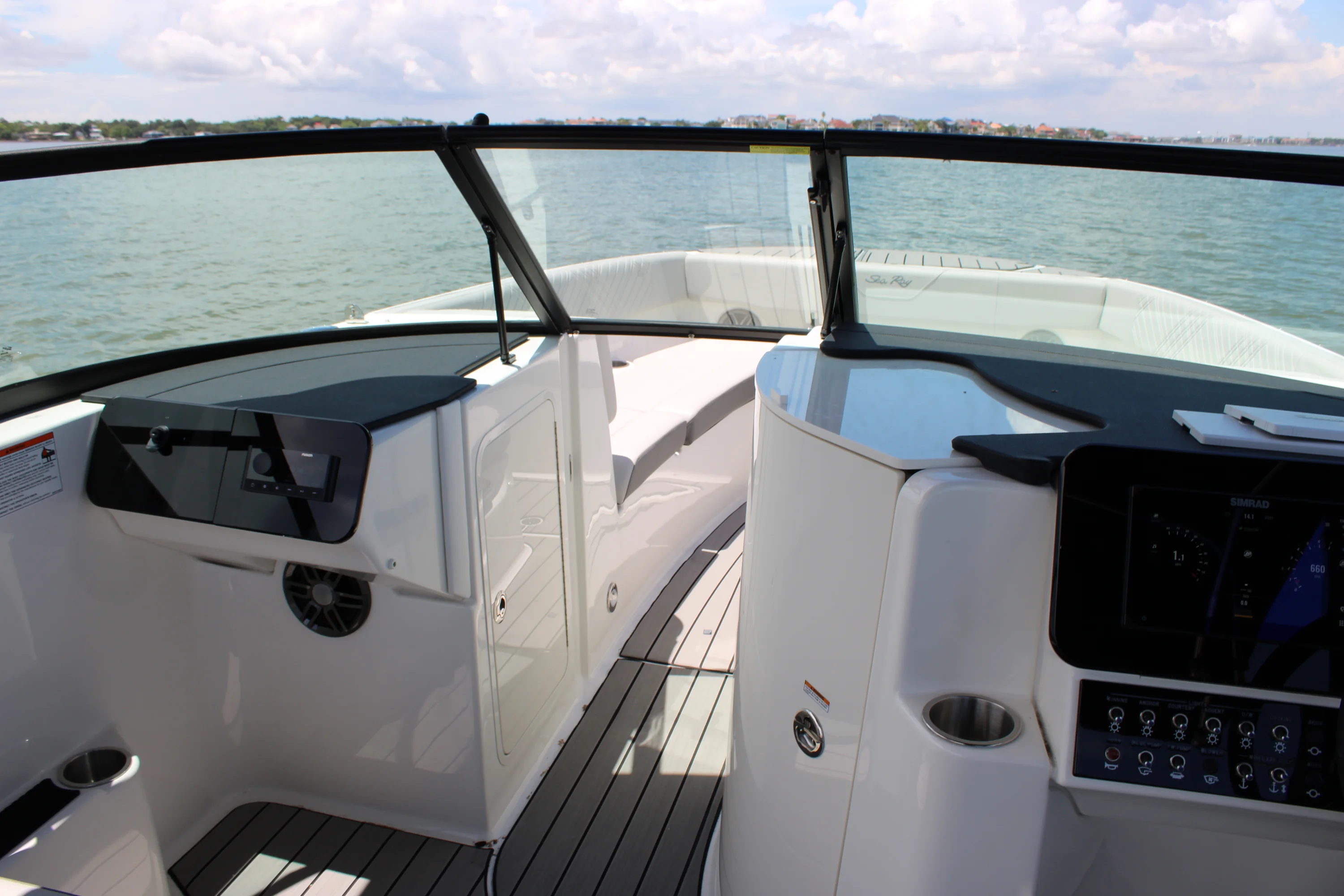 2026 Sea Ray SDX 270 Outboard Image Thumbnail #30