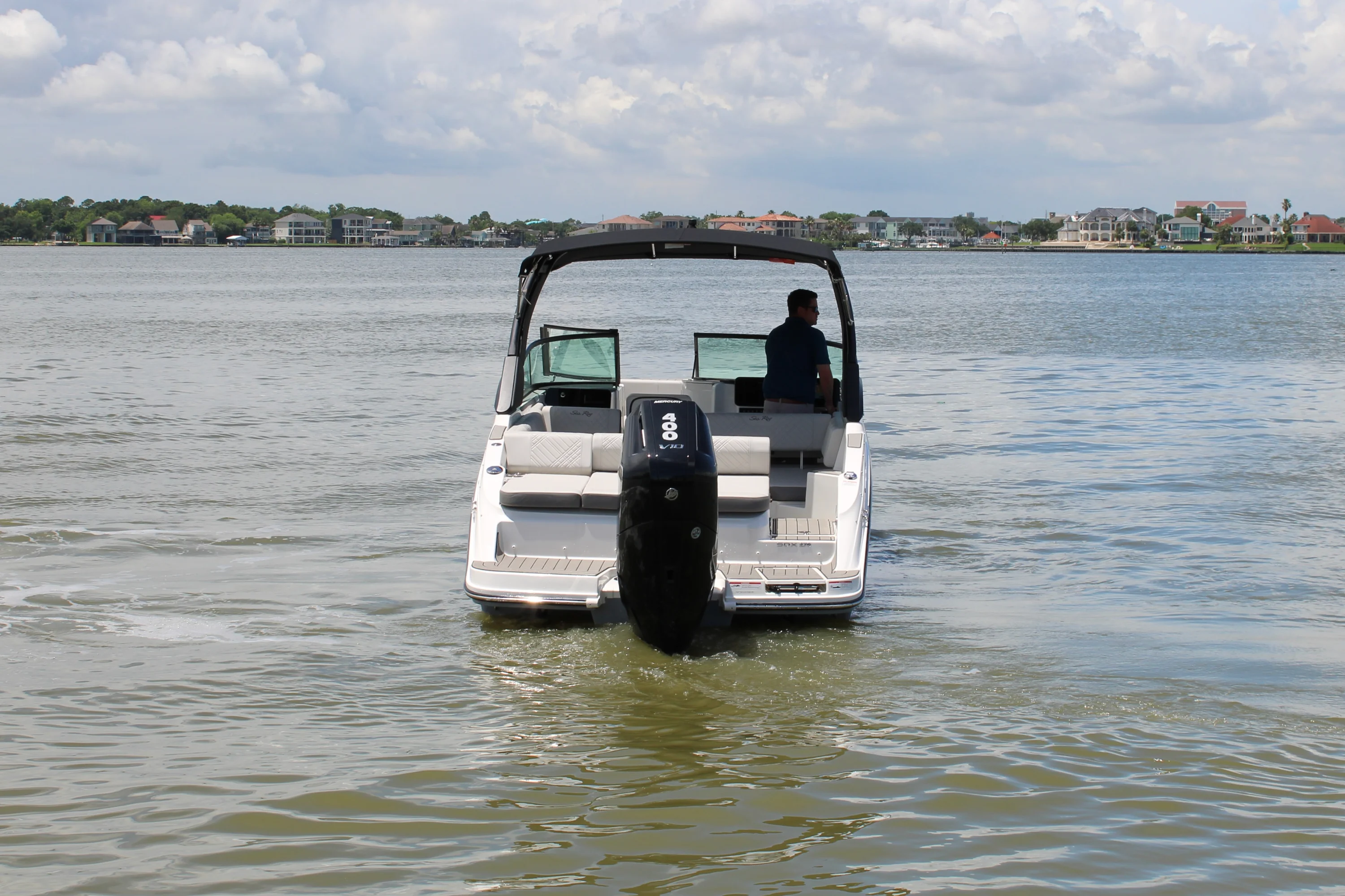 2026 Sea Ray SDX 270 Outboard Image Thumbnail #10