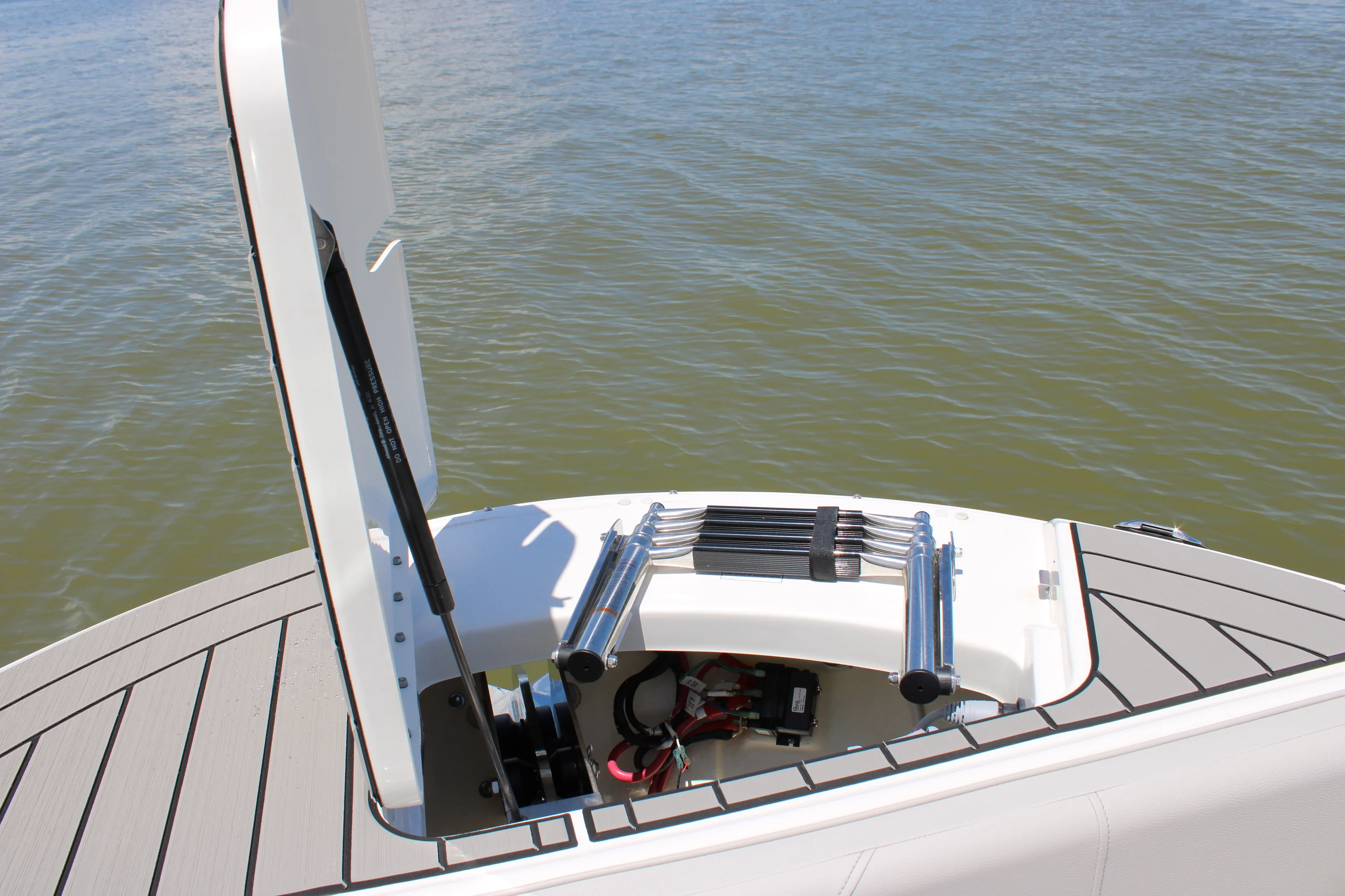 2026 Sea Ray SDX 270 Outboard Image Thumbnail #51