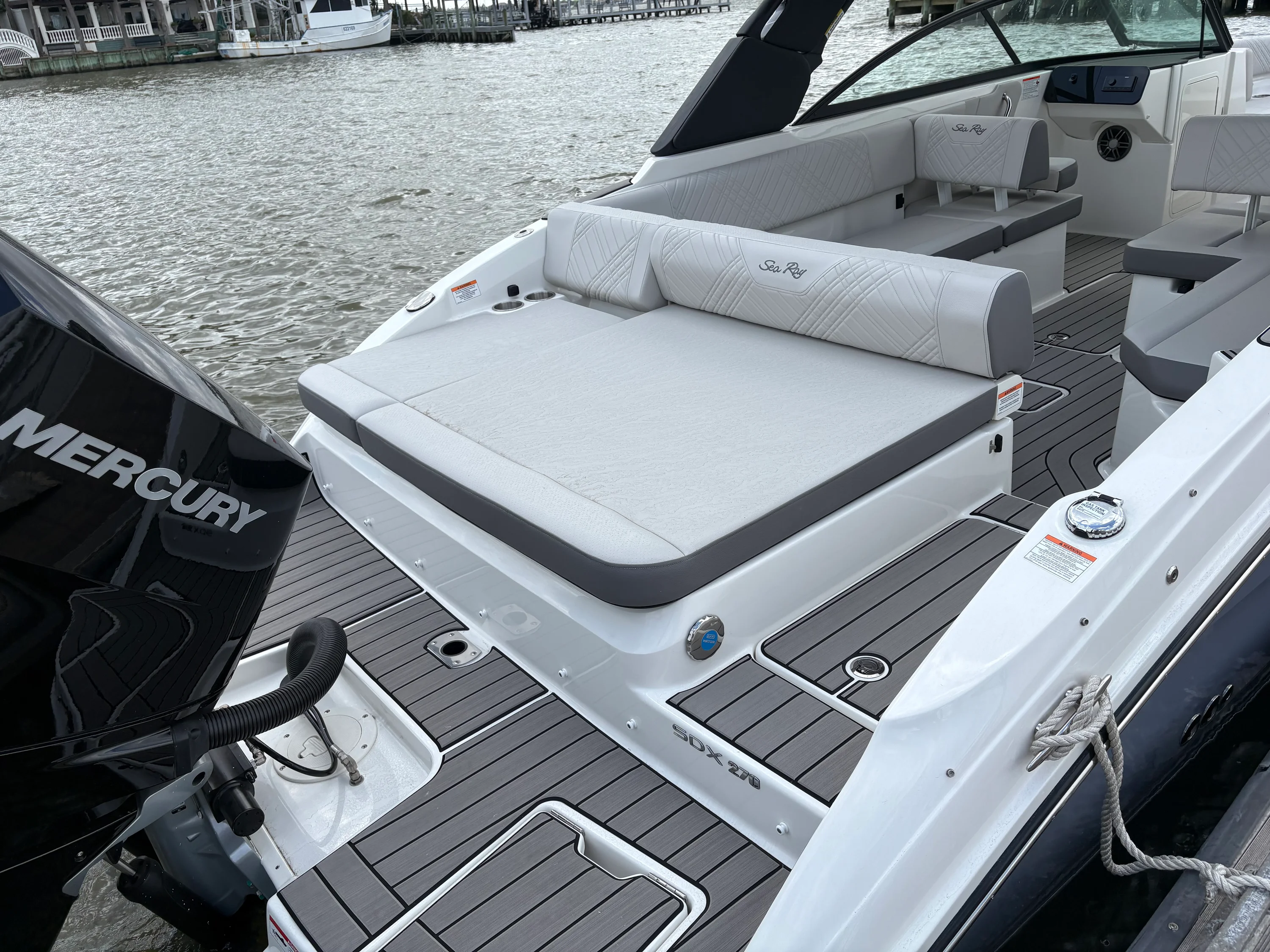 2026 Sea Ray SDX 270 Outboard Image Thumbnail #16