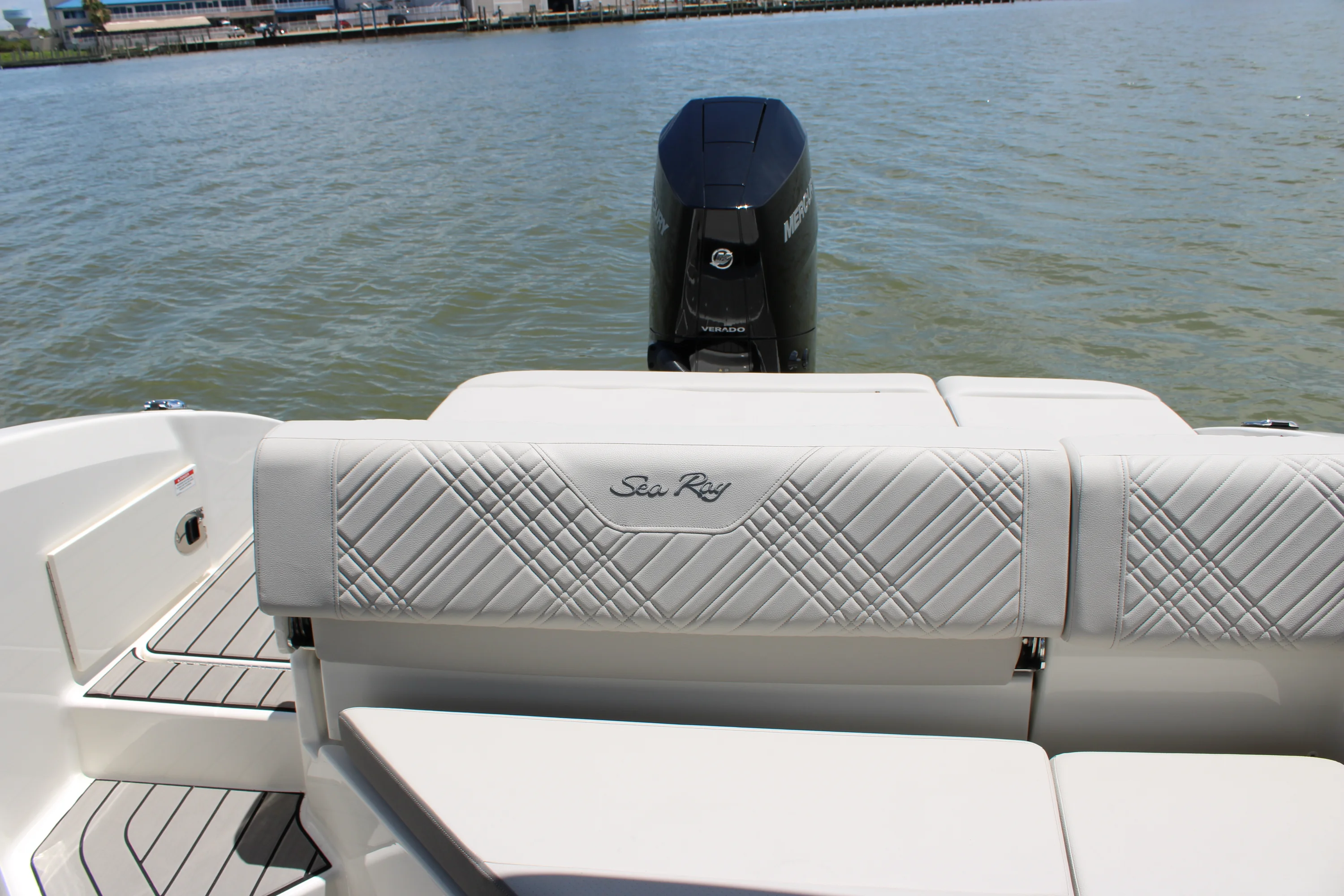 2026 Sea Ray SDX 270 Outboard Image Thumbnail #16