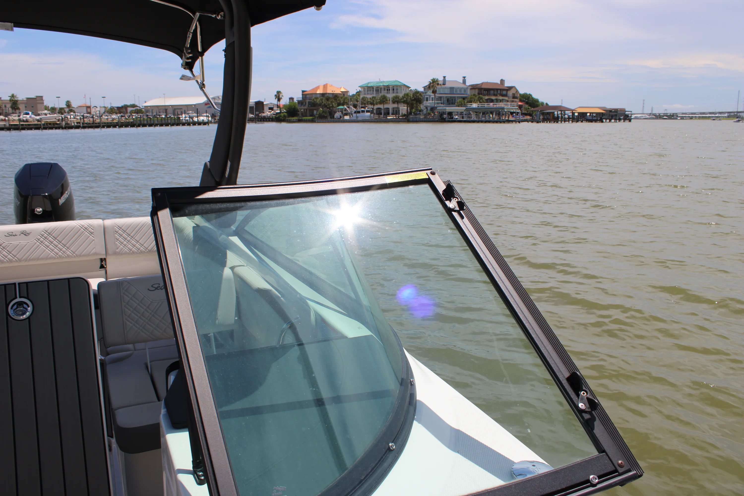 2026 Sea Ray SDX 270 Outboard Image Thumbnail #21