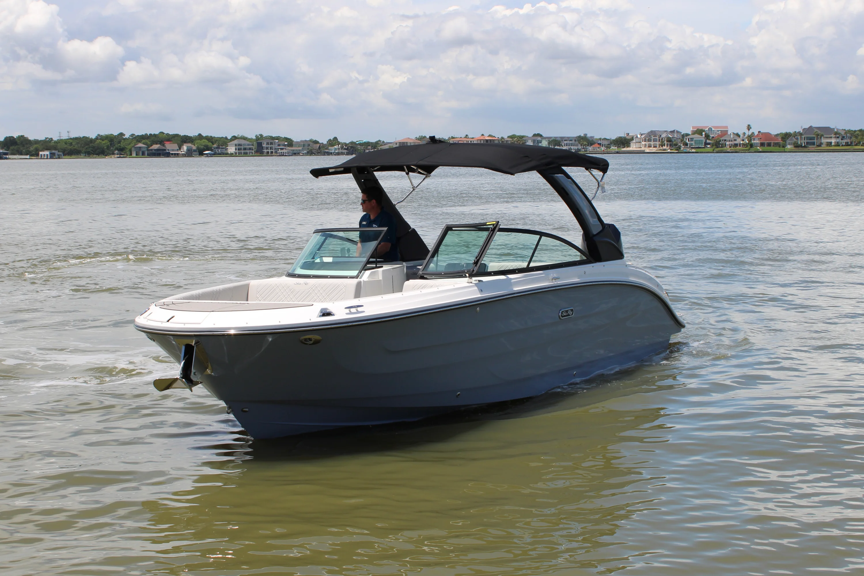 2026 Sea Ray SDX 270 Outboard Image Thumbnail #2