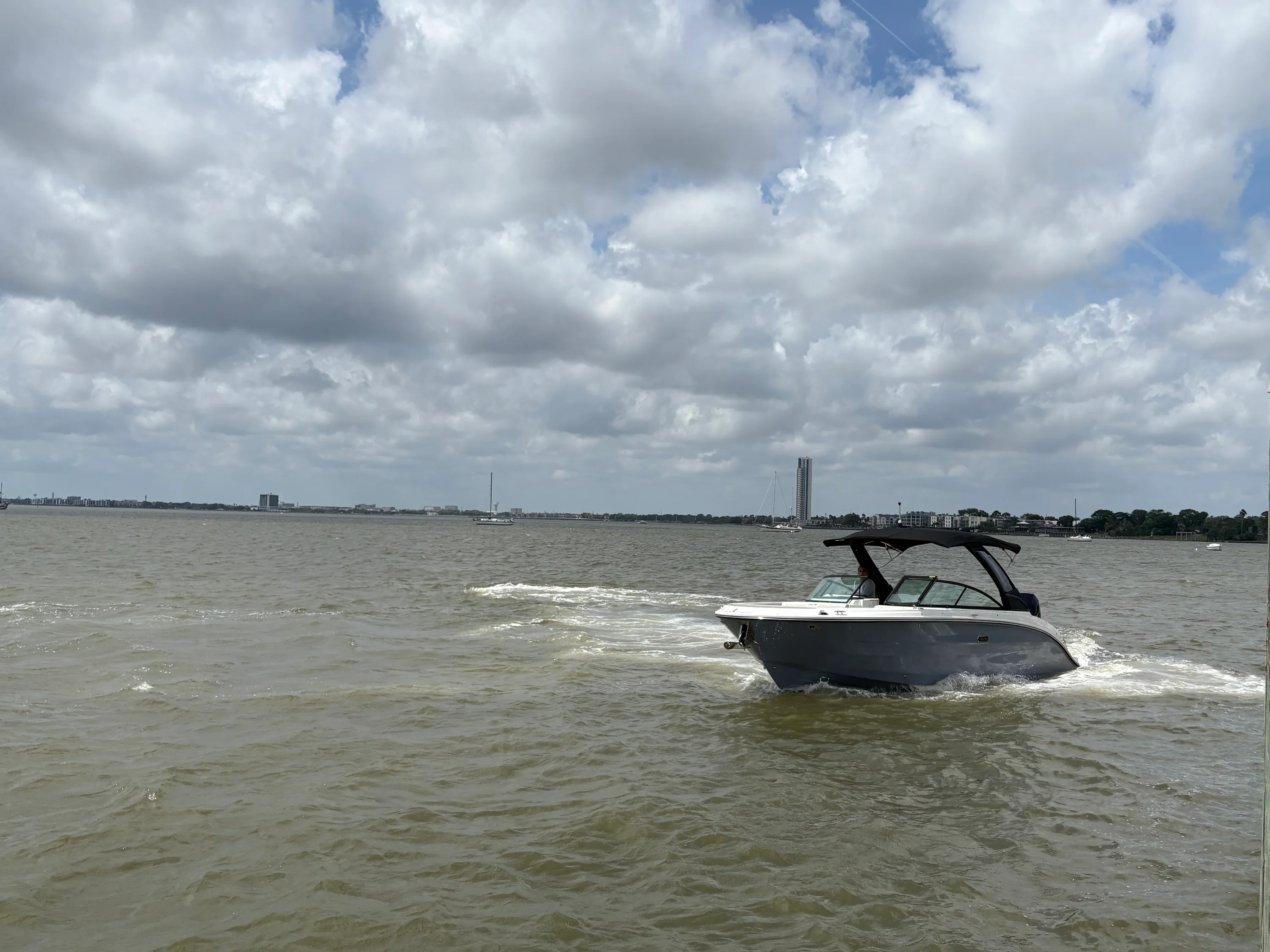 2026 Sea Ray SDX 270 Outboard Image Thumbnail #2