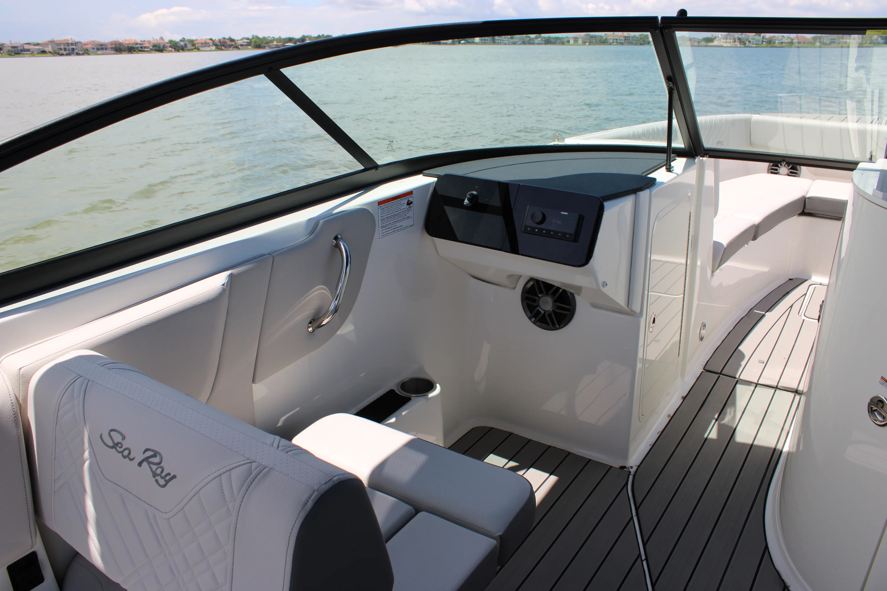 2026 Sea Ray SDX 270 Outboard Image Thumbnail #37
