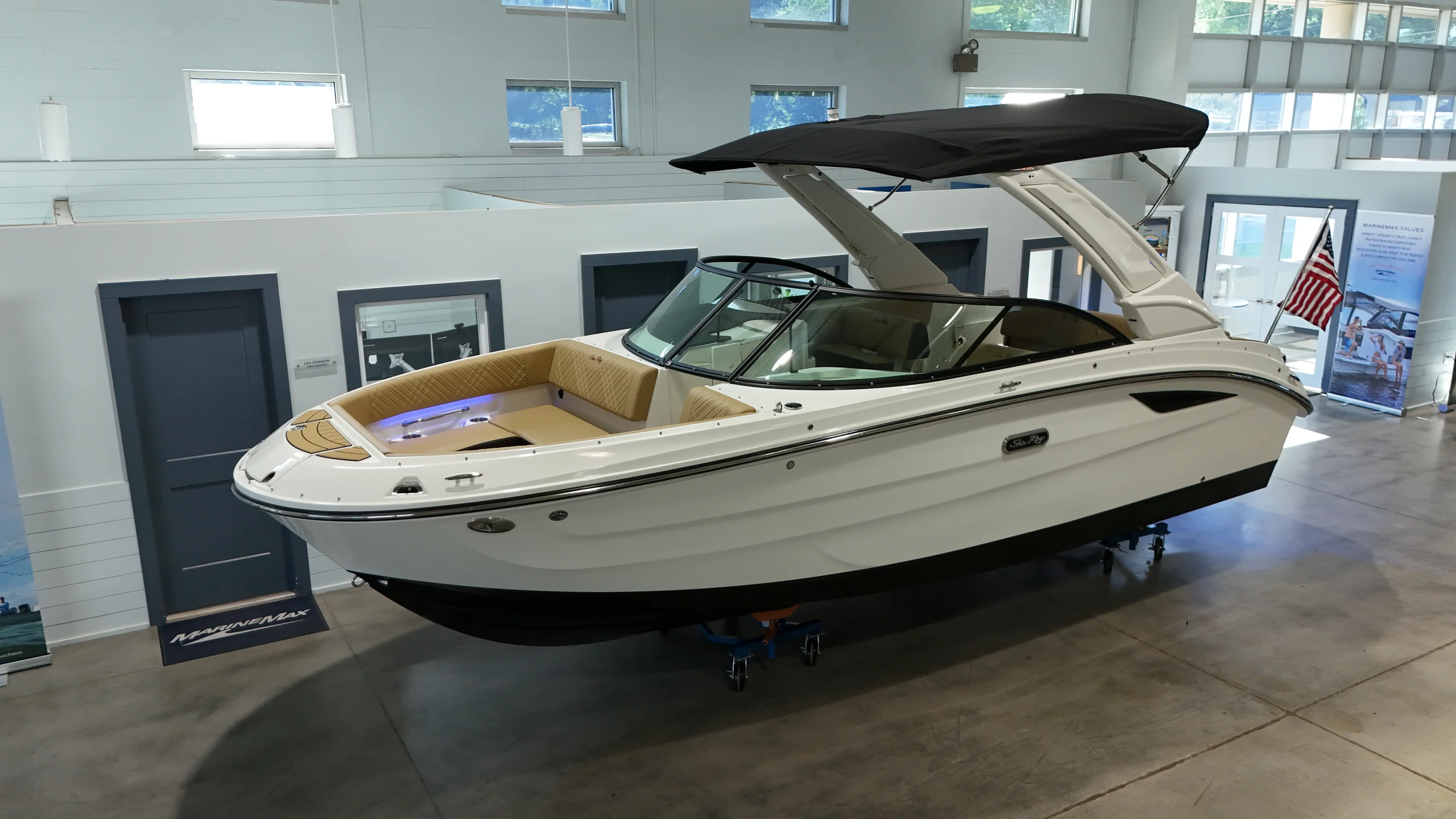 2026 Sea Ray SDX 230 Image Thumbnail #11