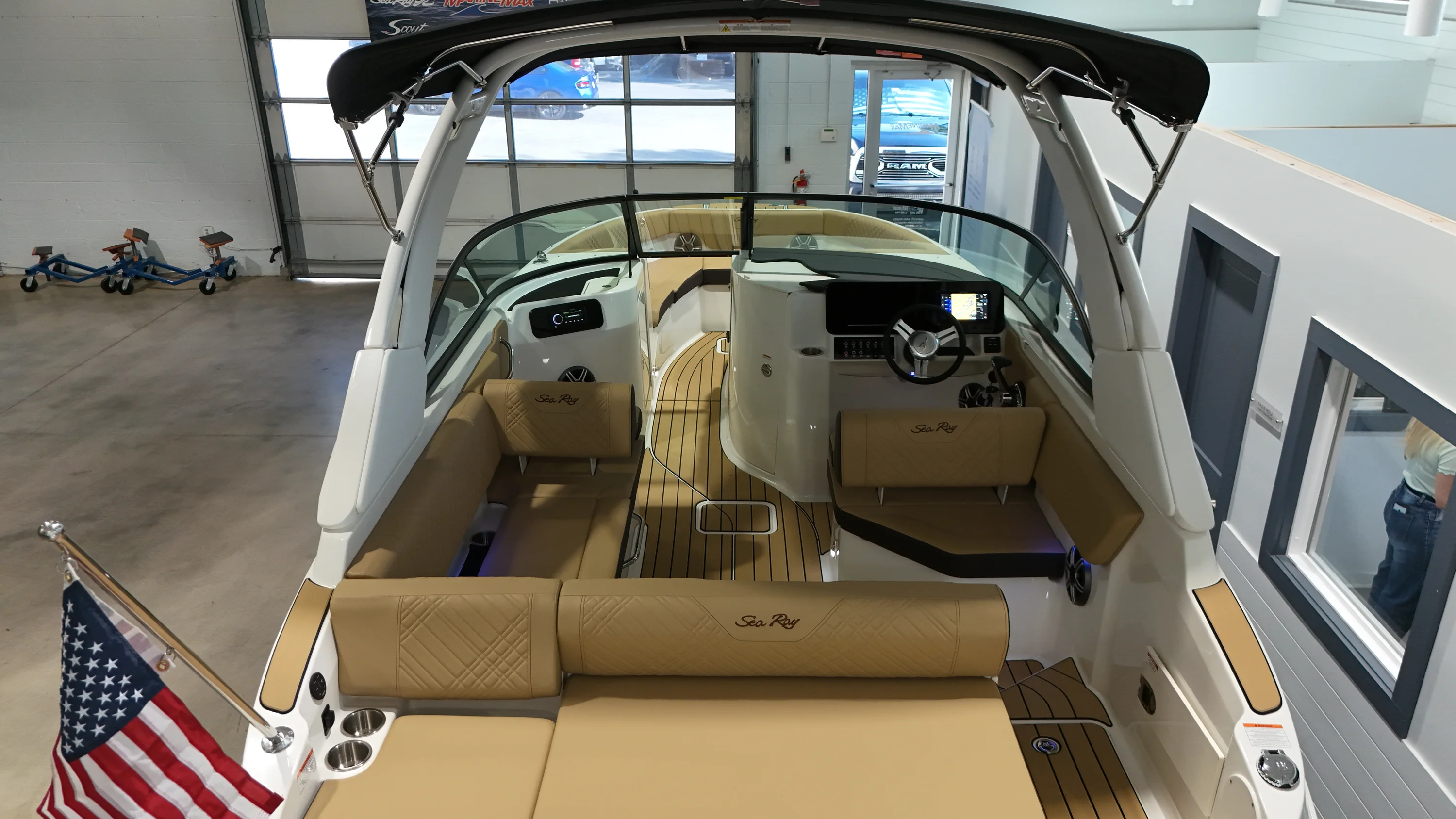 2026 Sea Ray SDX 230 Image Thumbnail #5