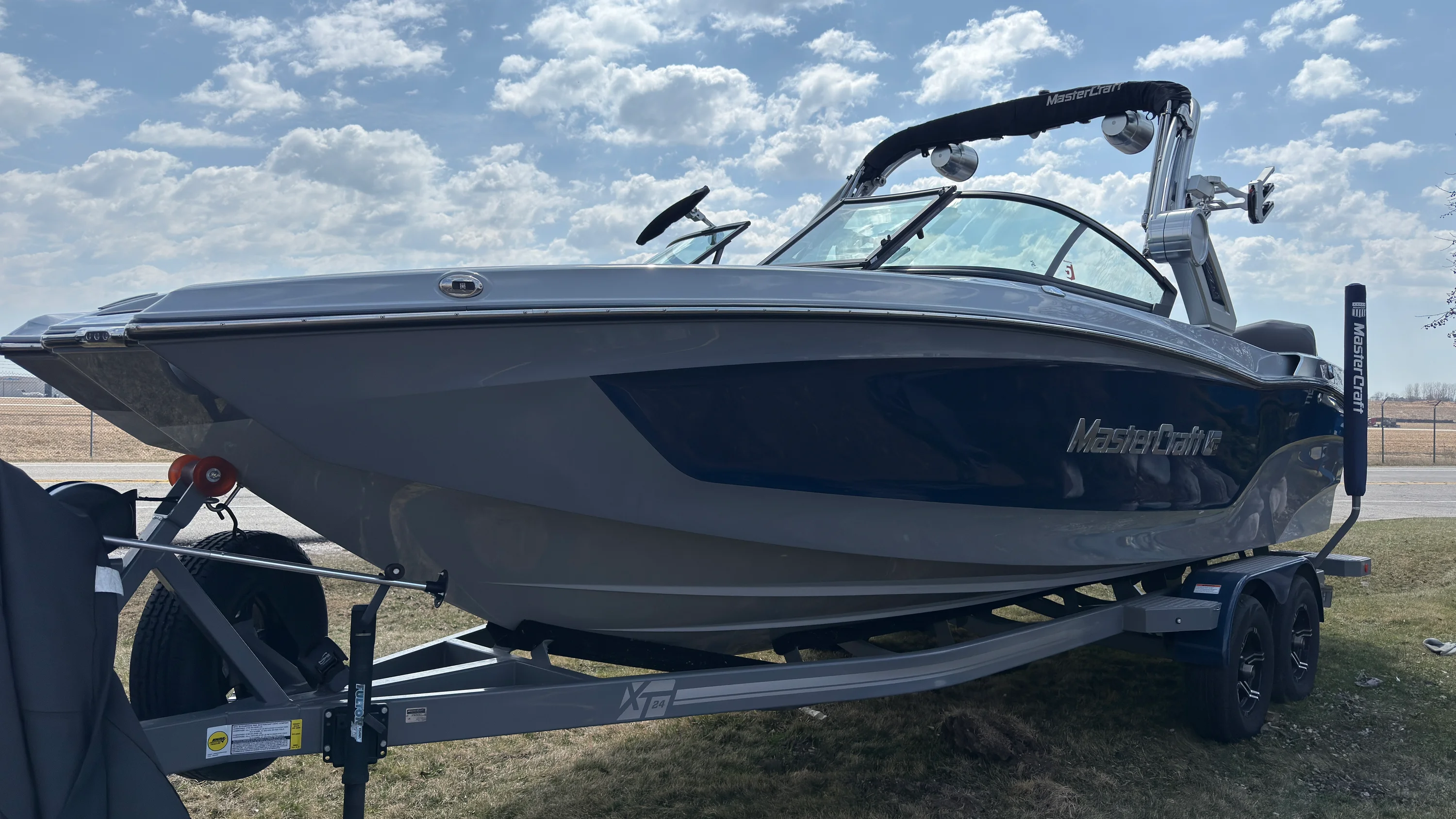 2022 Mastercraft XT 24 Image Thumbnail #1