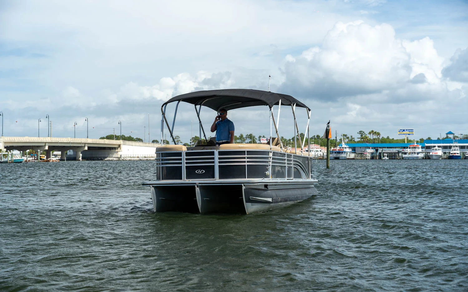 2019 Harris SUNLINER 240 Image Thumbnail #2