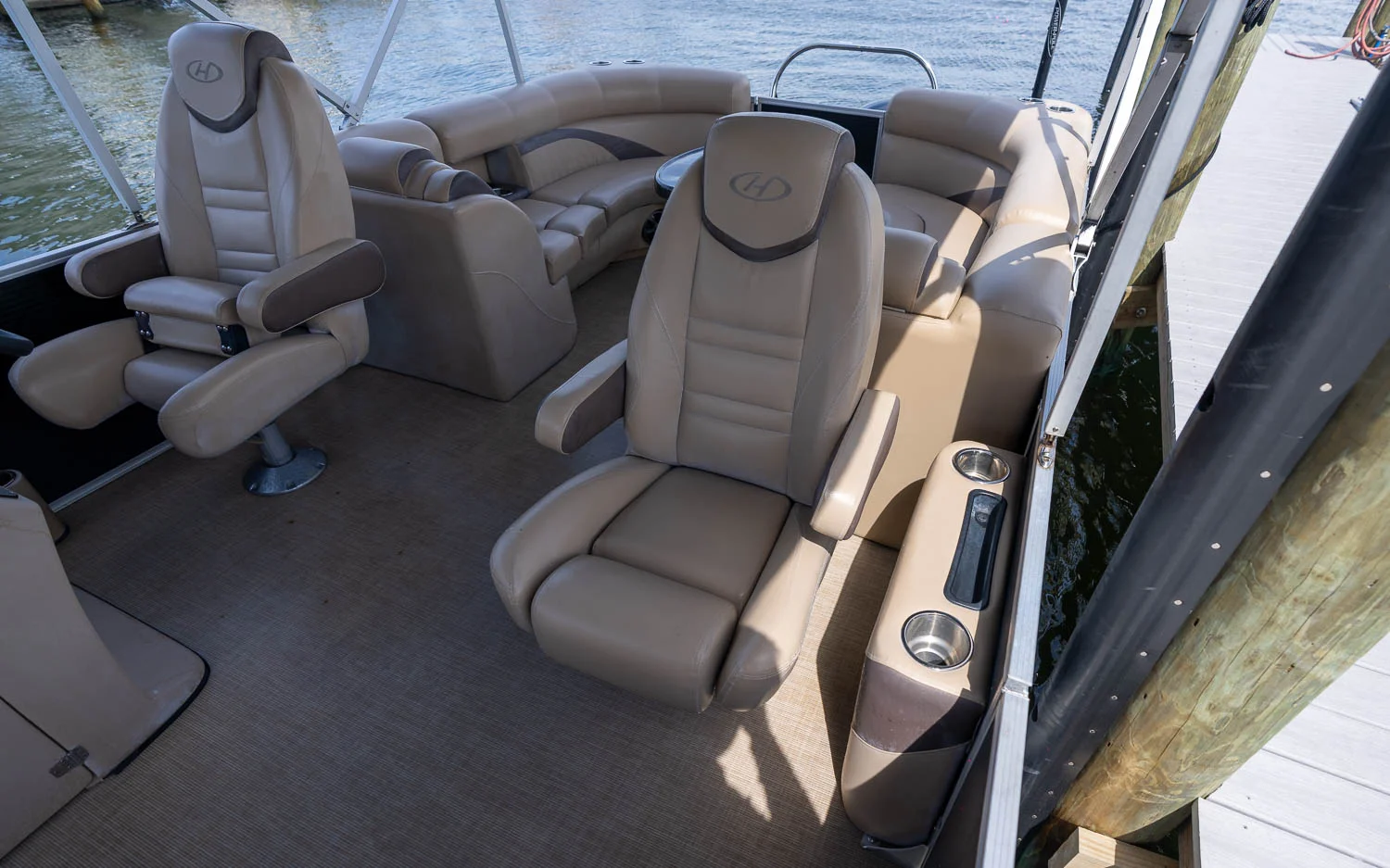 2019 Harris SUNLINER 240 Image Thumbnail #10