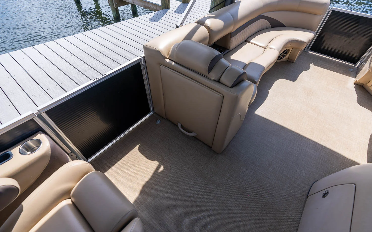 2019 Harris SUNLINER 240 Image Thumbnail #9