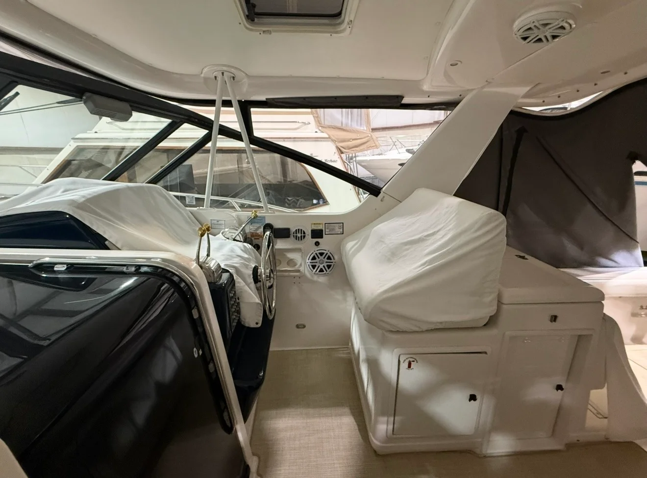 2000 Tiara Yachts 3500 OPEN Image Thumbnail #4