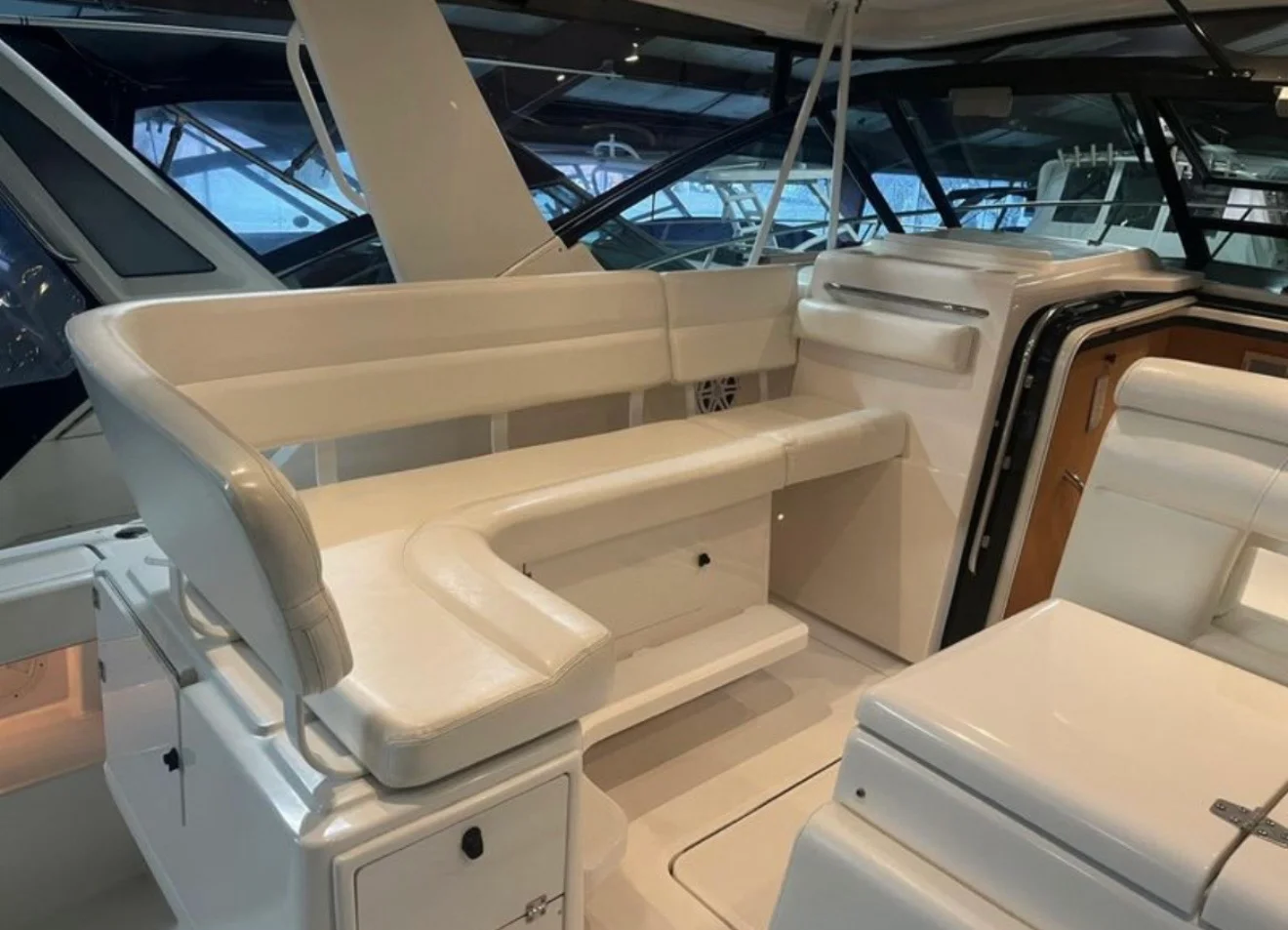 2000 Tiara Yachts 3500 OPEN Image Thumbnail #3