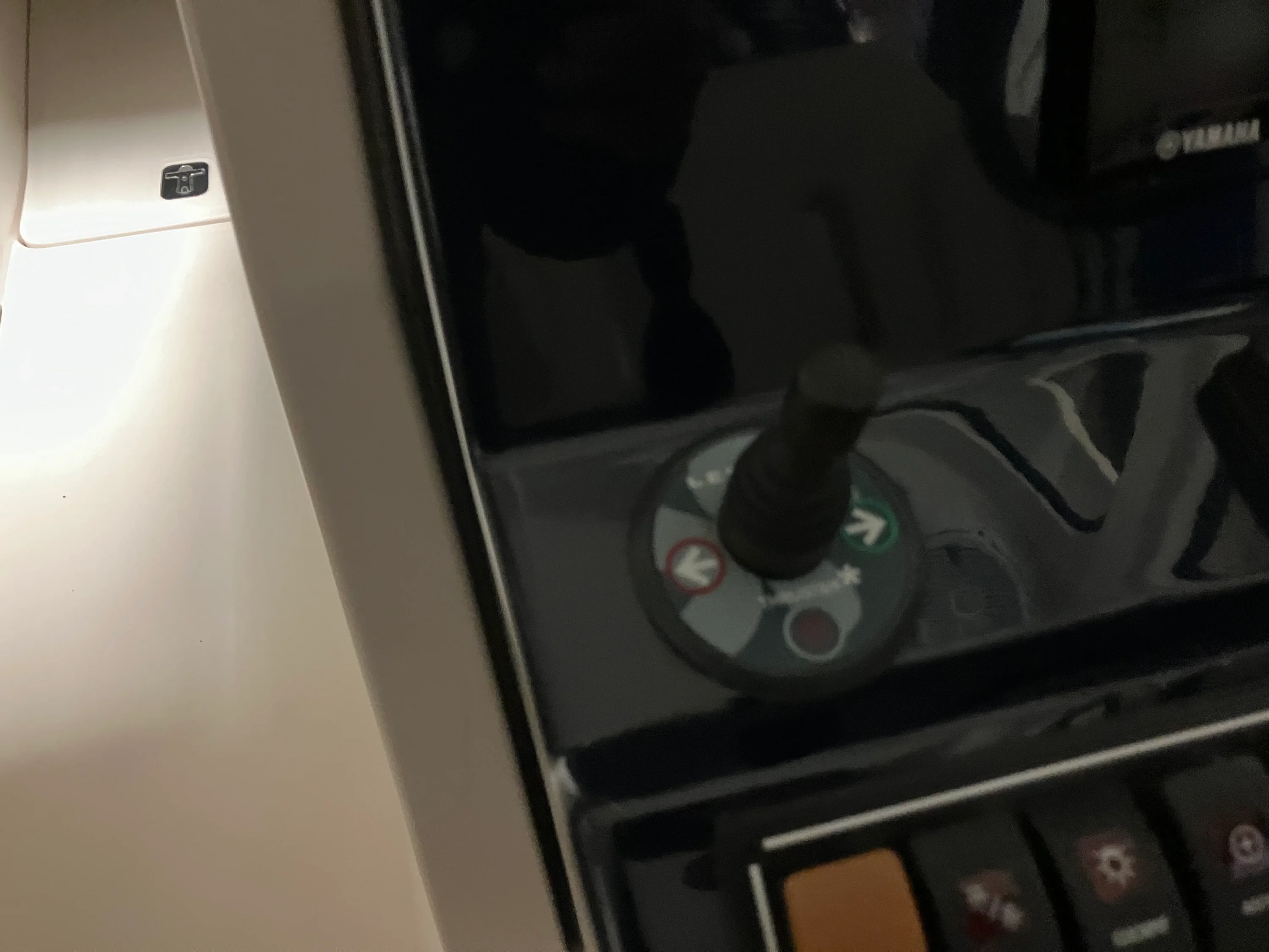 2016 Pursuit DC 325 Dual Console Image Thumbnail #28