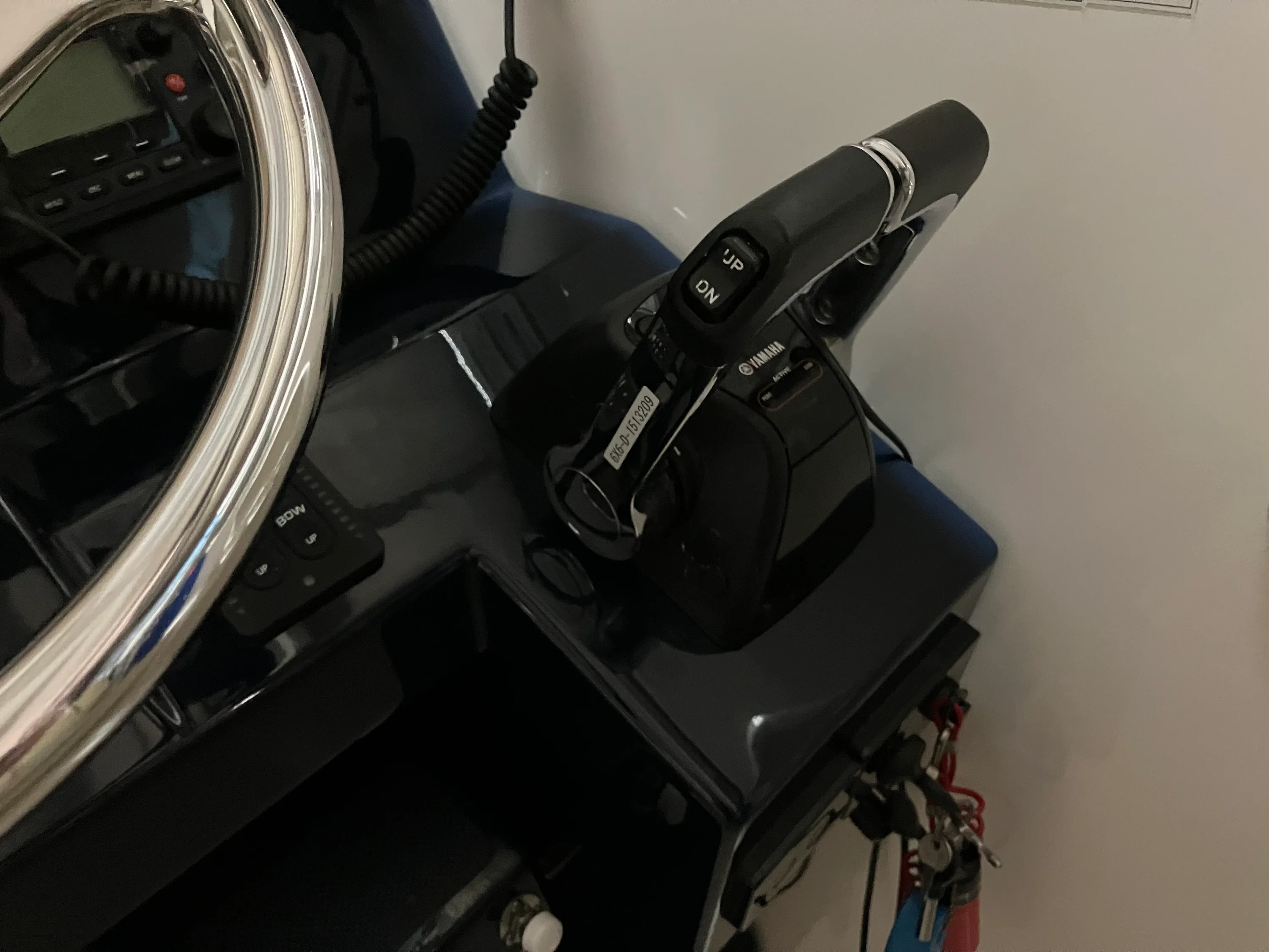 2016 Pursuit DC 325 Dual Console Image Thumbnail #27