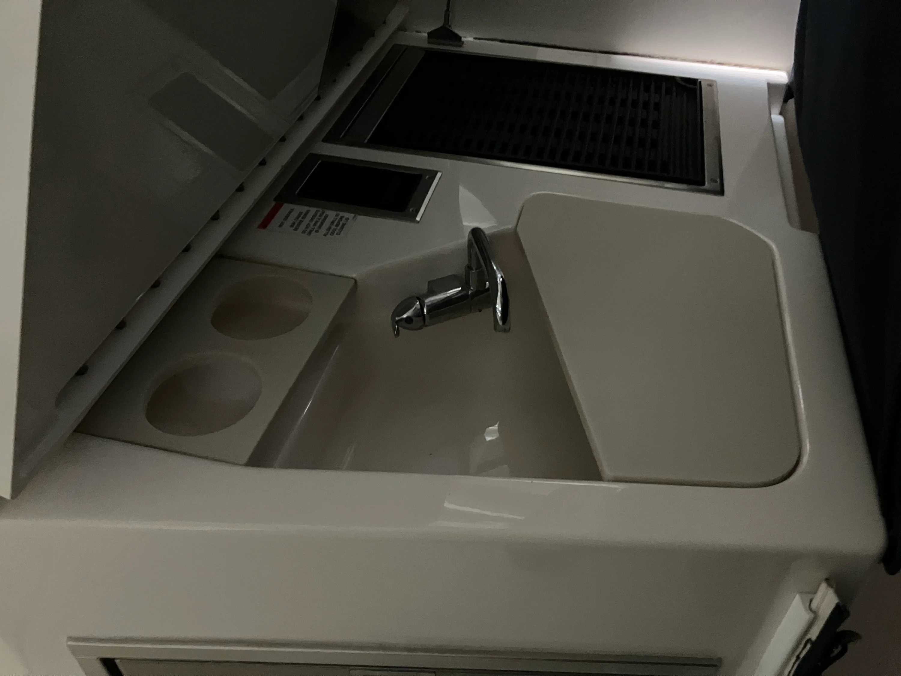 2016 Pursuit DC 325 Dual Console Image Thumbnail #18