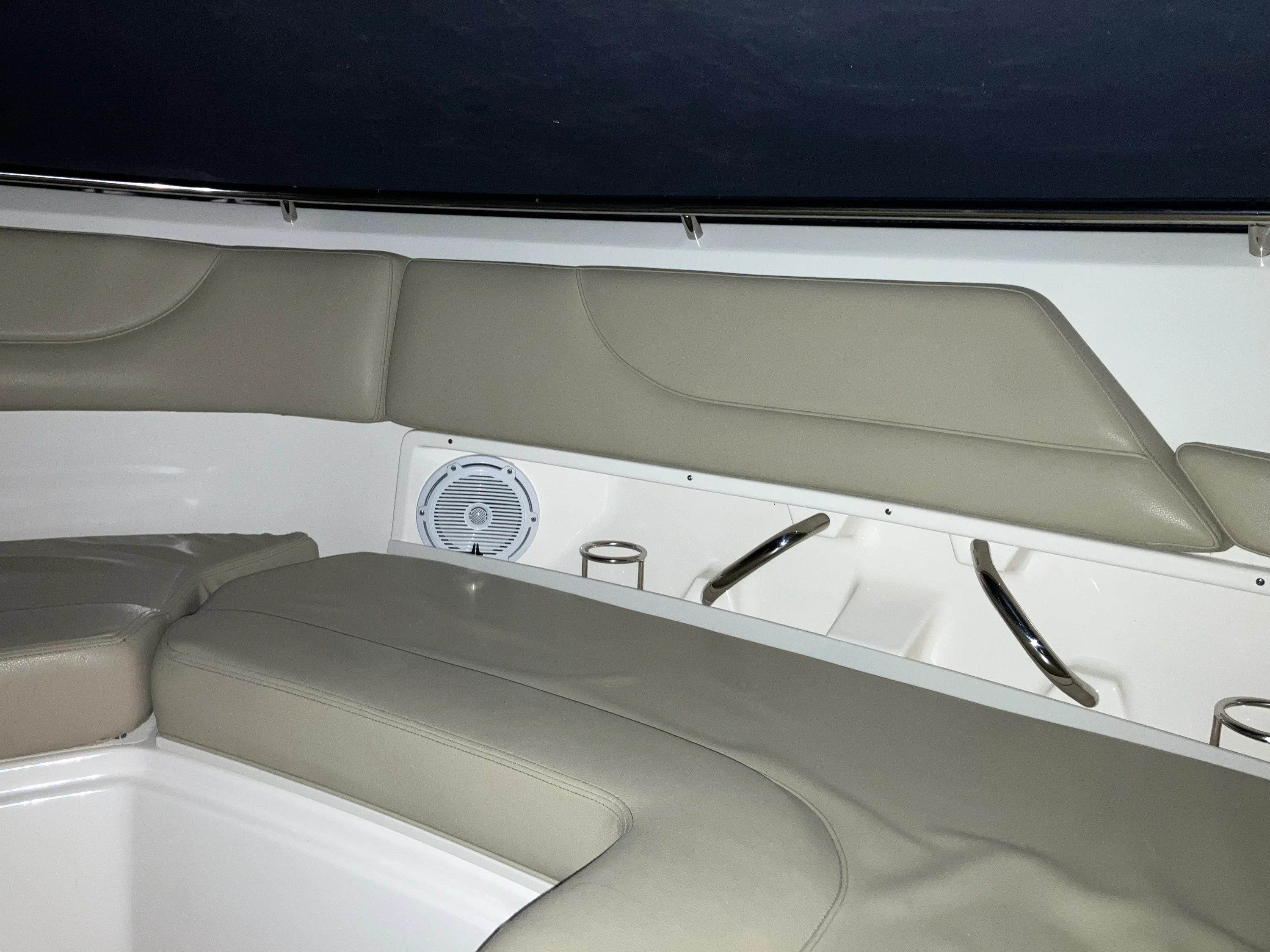 2016 Pursuit DC 325 Dual Console Image Thumbnail #34