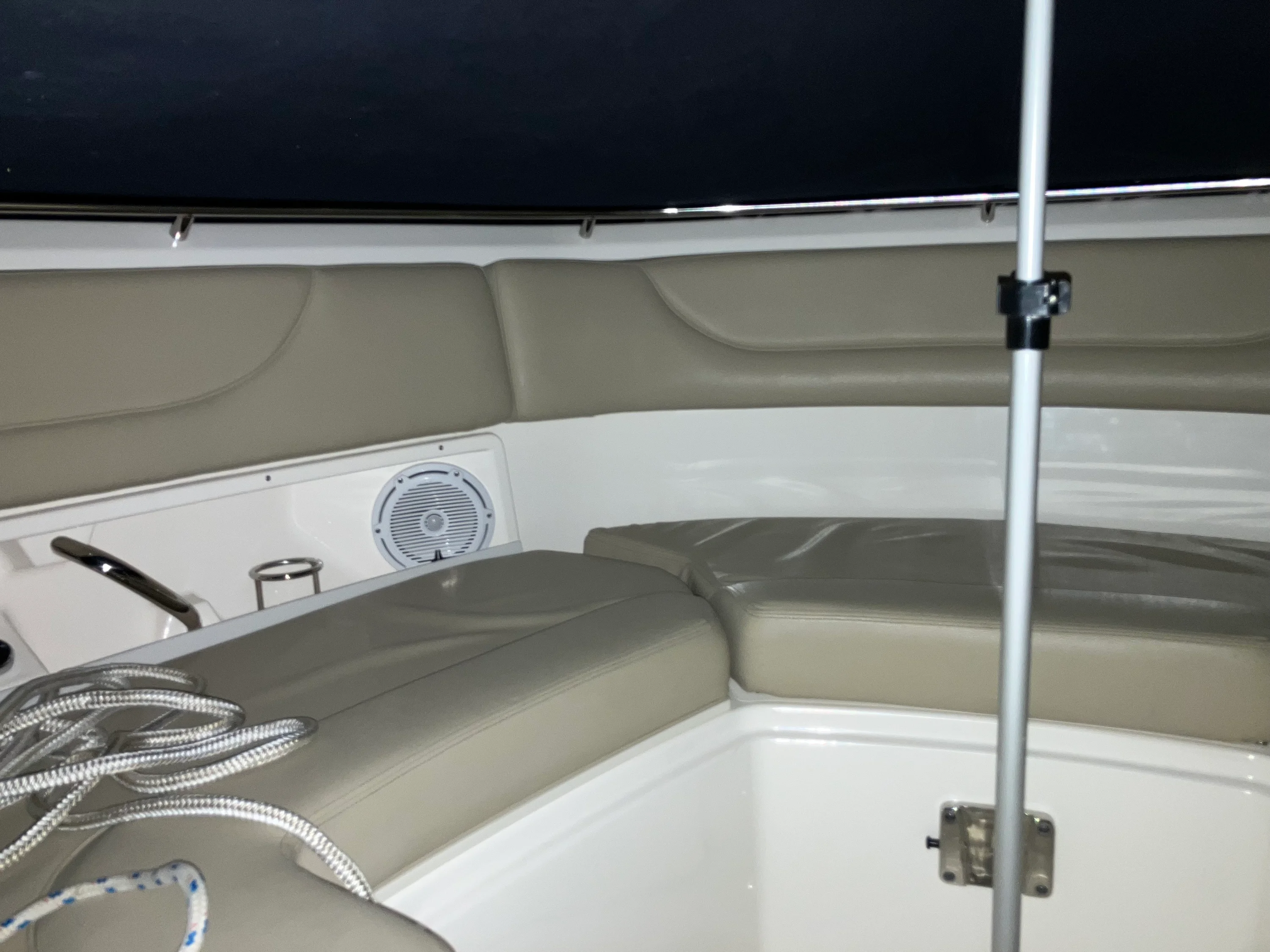 2016 Pursuit DC 325 Dual Console Image Thumbnail #33