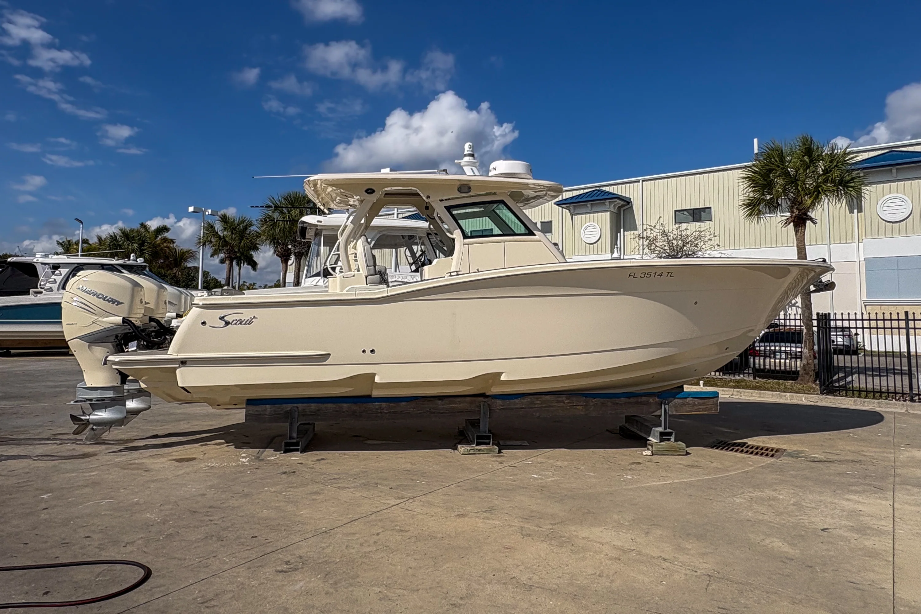 2023 Scout 330 LXF Image Thumbnail #0