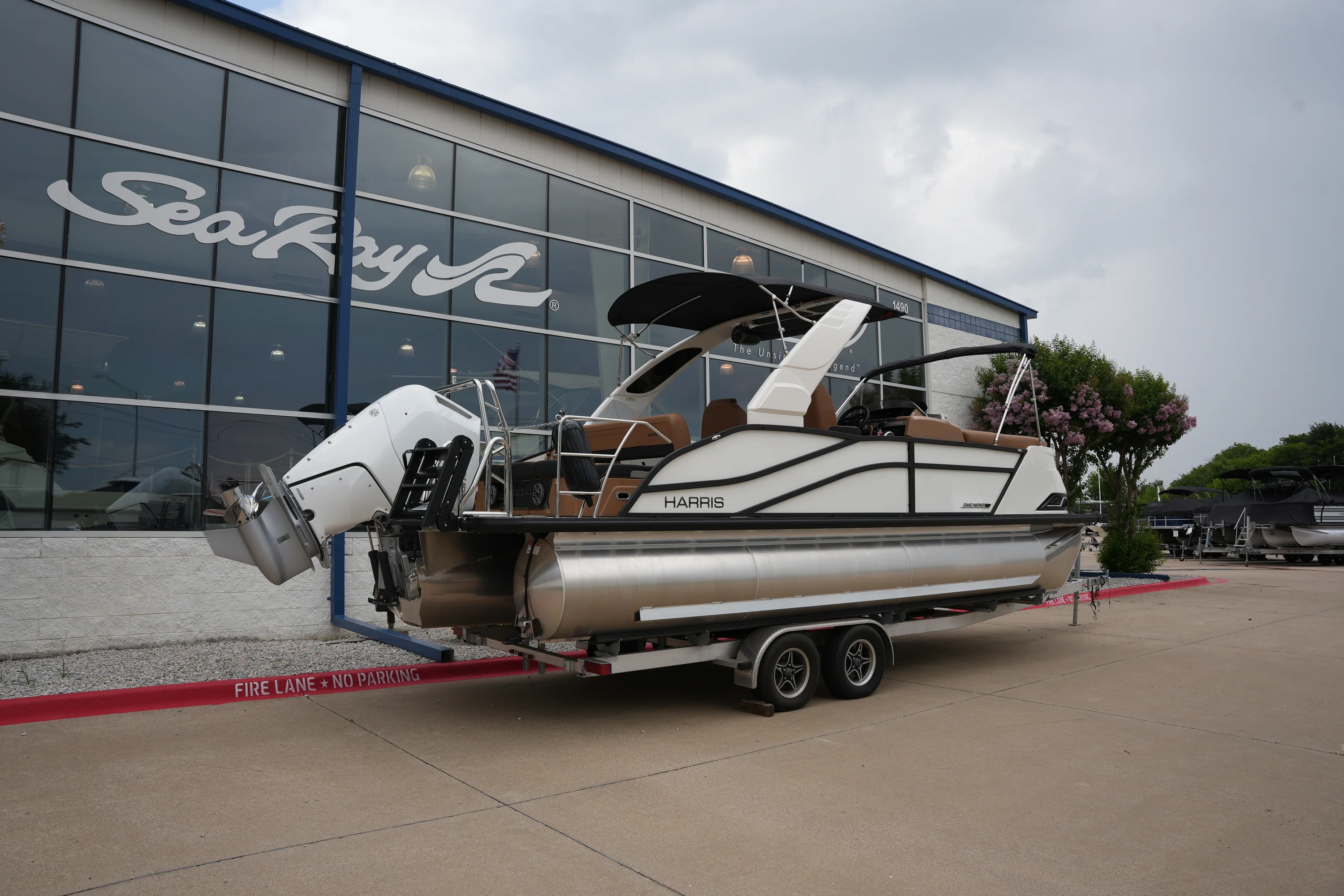 2026 Harris 230 Grand Mariner Image Thumbnail #2
