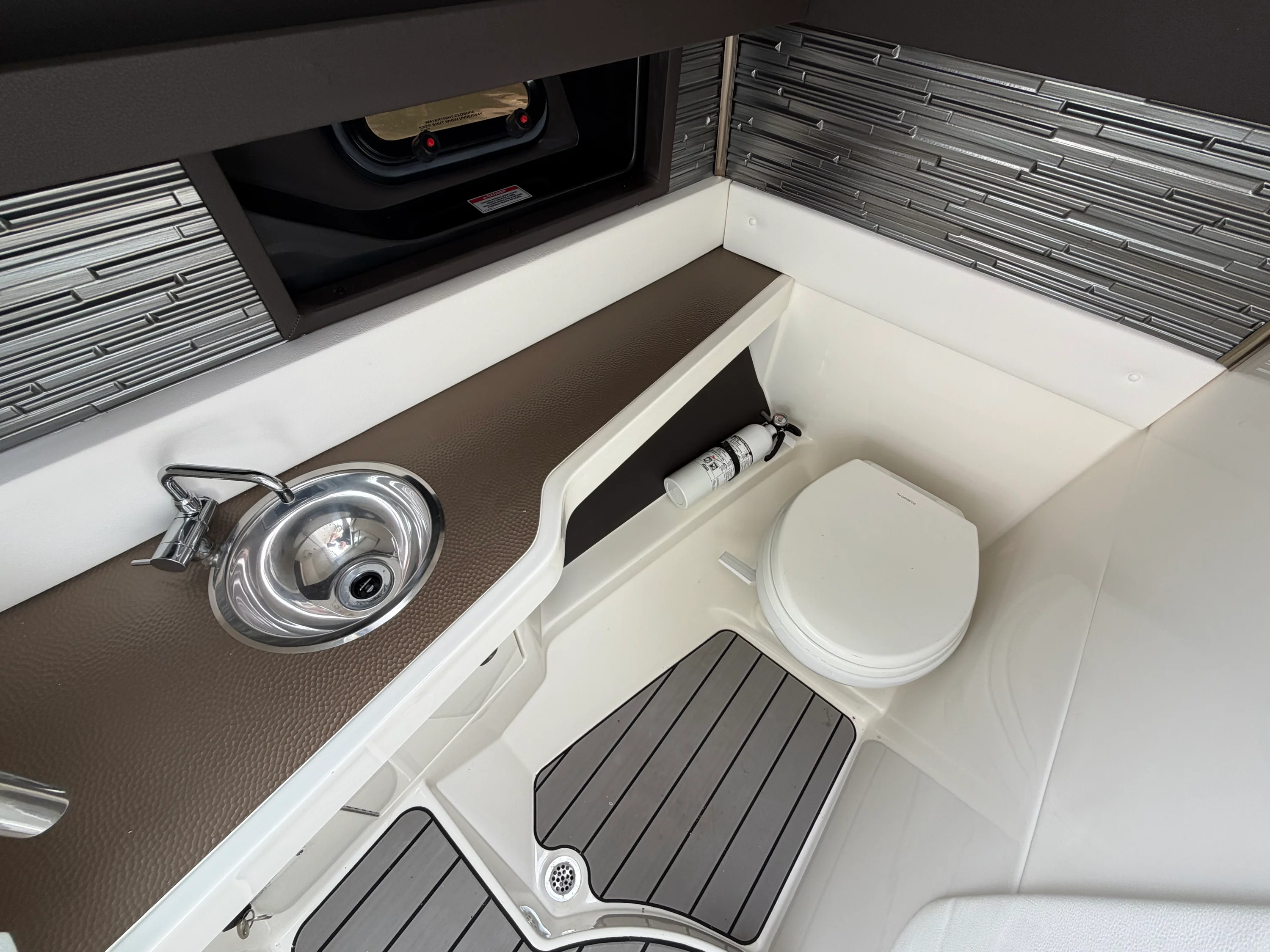 2024 Sea Ray 310 SLX OB Image Thumbnail #44