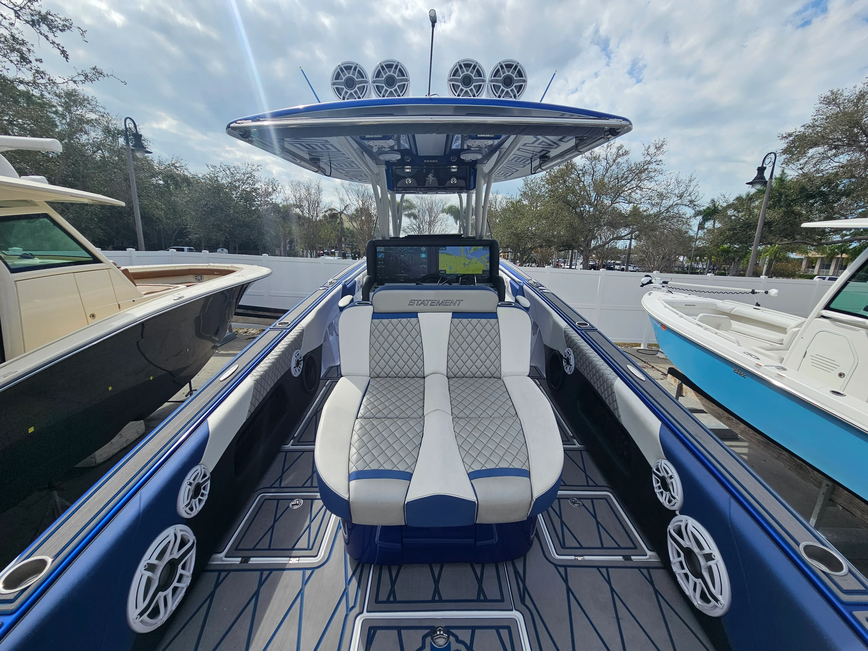 2022 Statement 380 OPEN Image Thumbnail #24