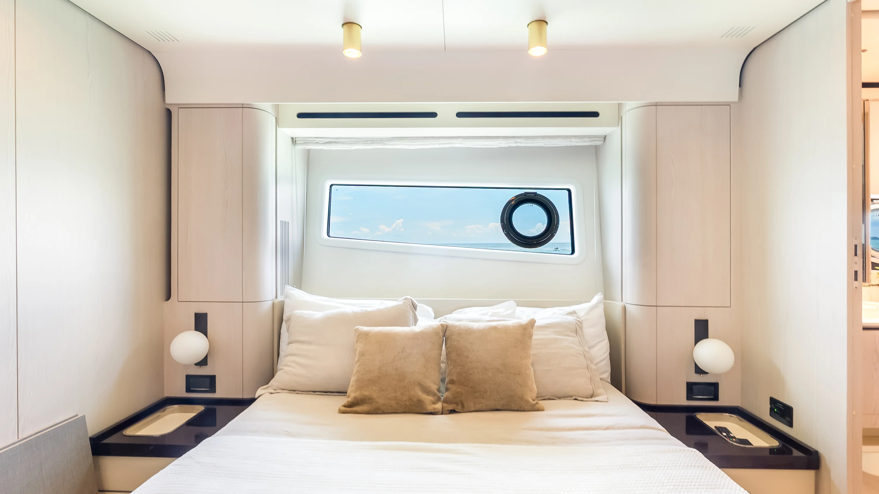 2025 Azimut 78 FLY Image Thumbnail #45