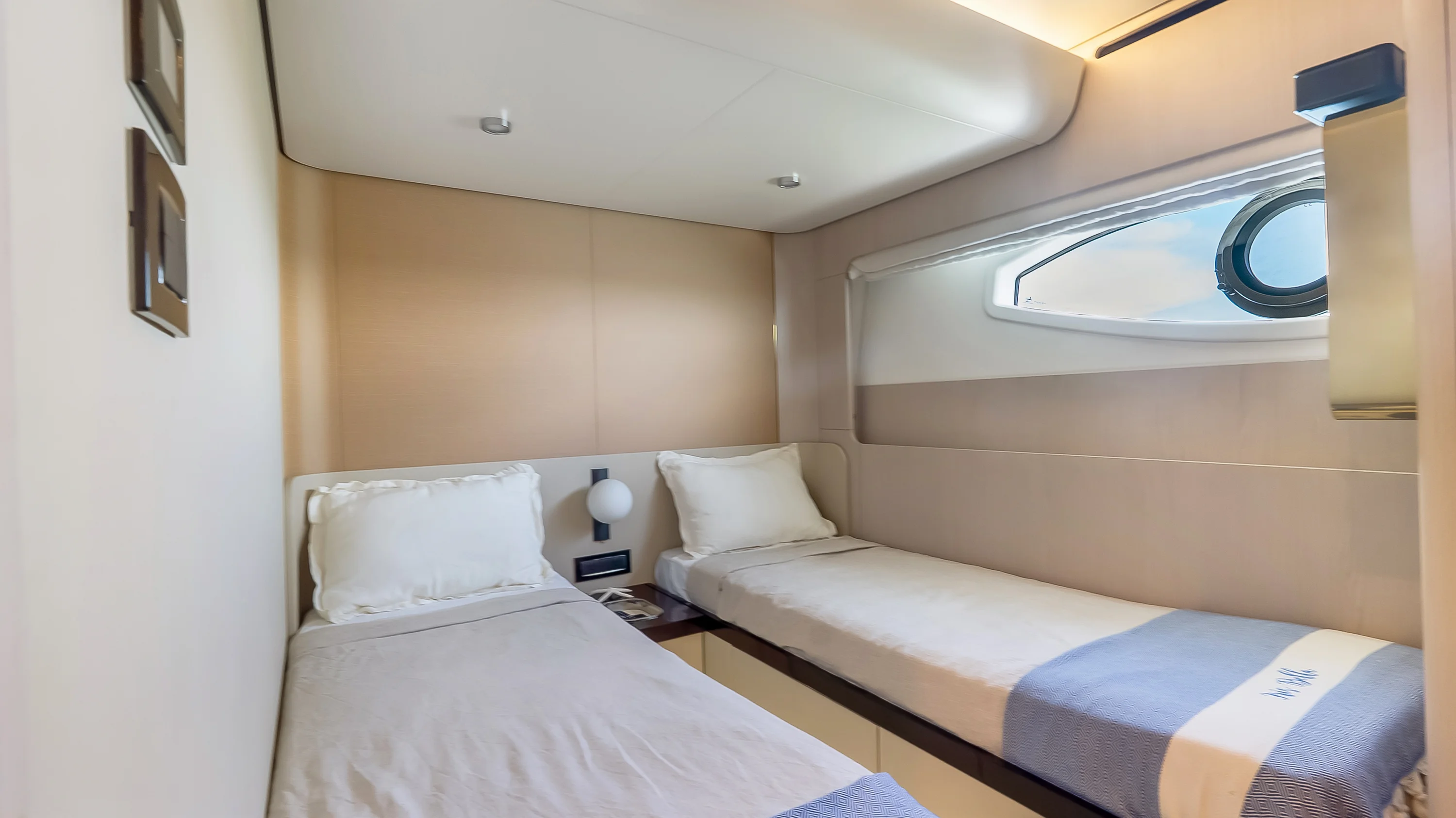 2025 Azimut 78 FLY Image Thumbnail #27