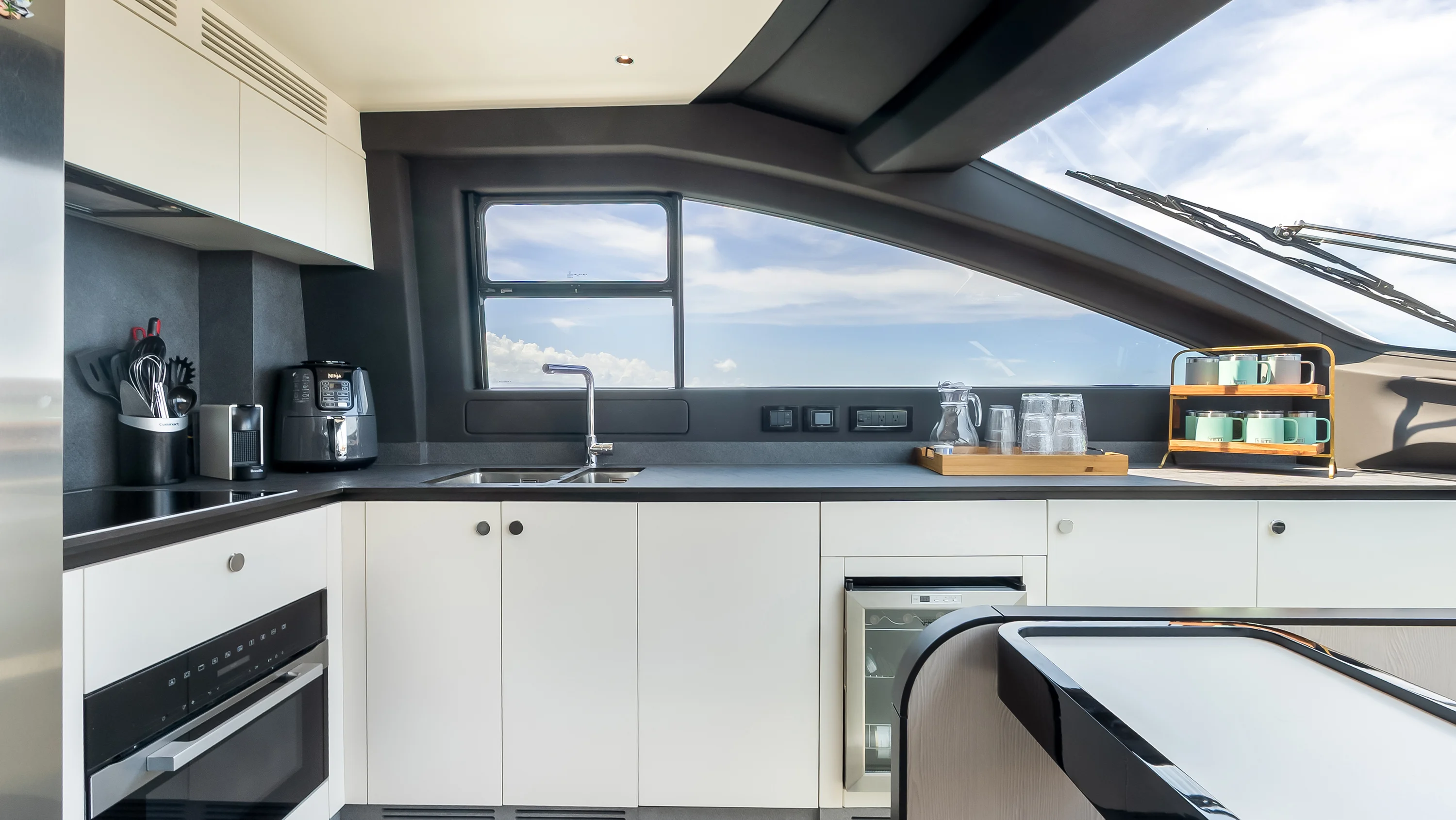 2025 Azimut 78 FLY Image Thumbnail #53