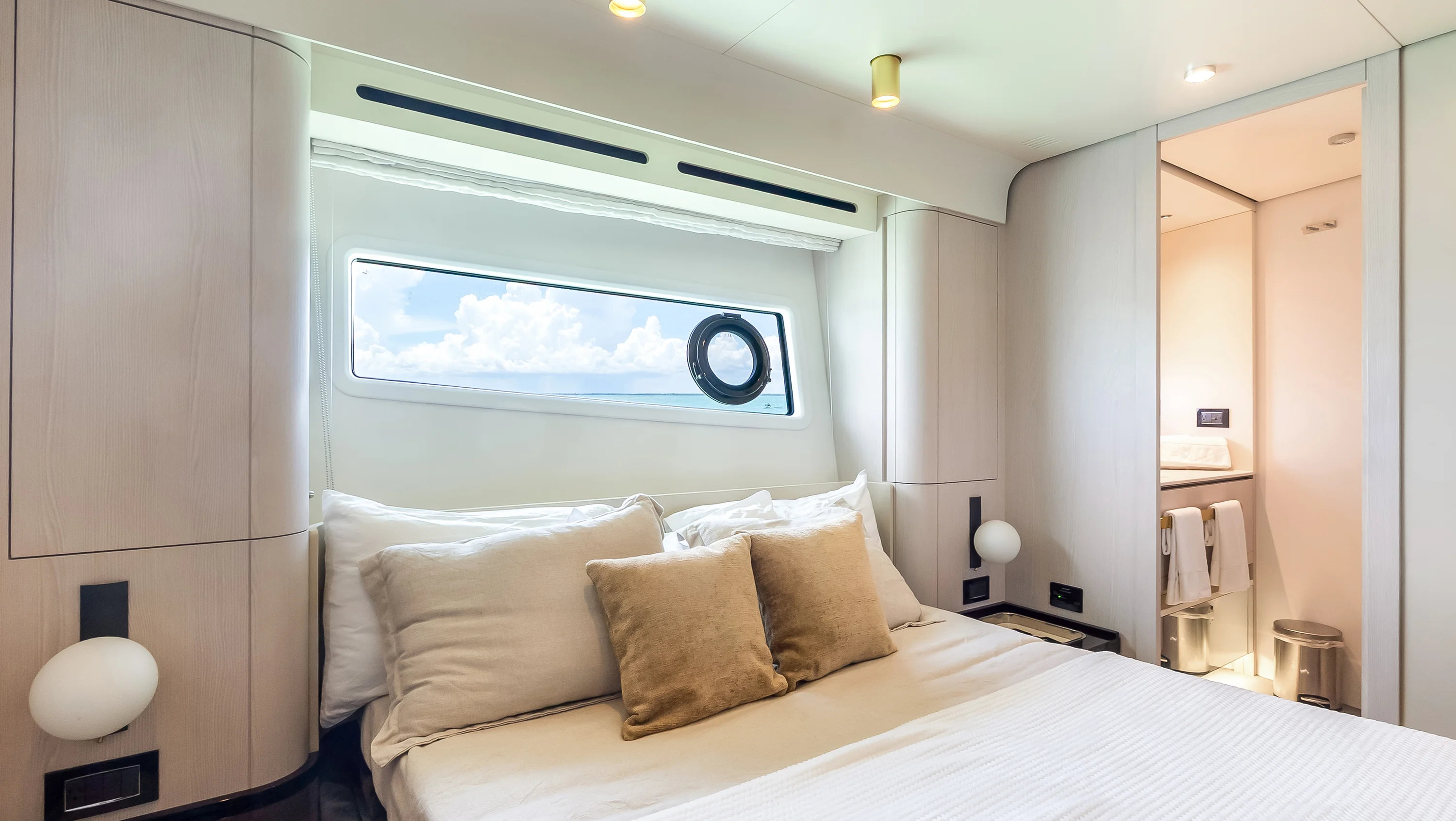 2025 Azimut 78 FLY Image Thumbnail #42