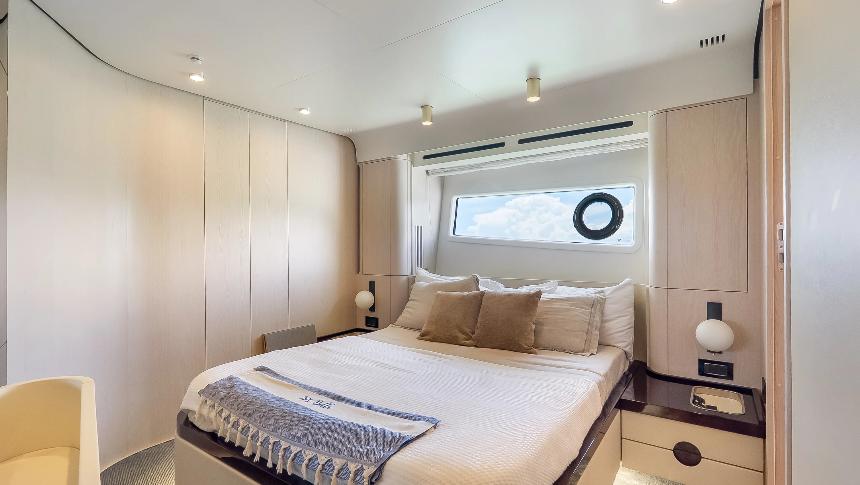 2025 Azimut 78 FLY Image Thumbnail #37