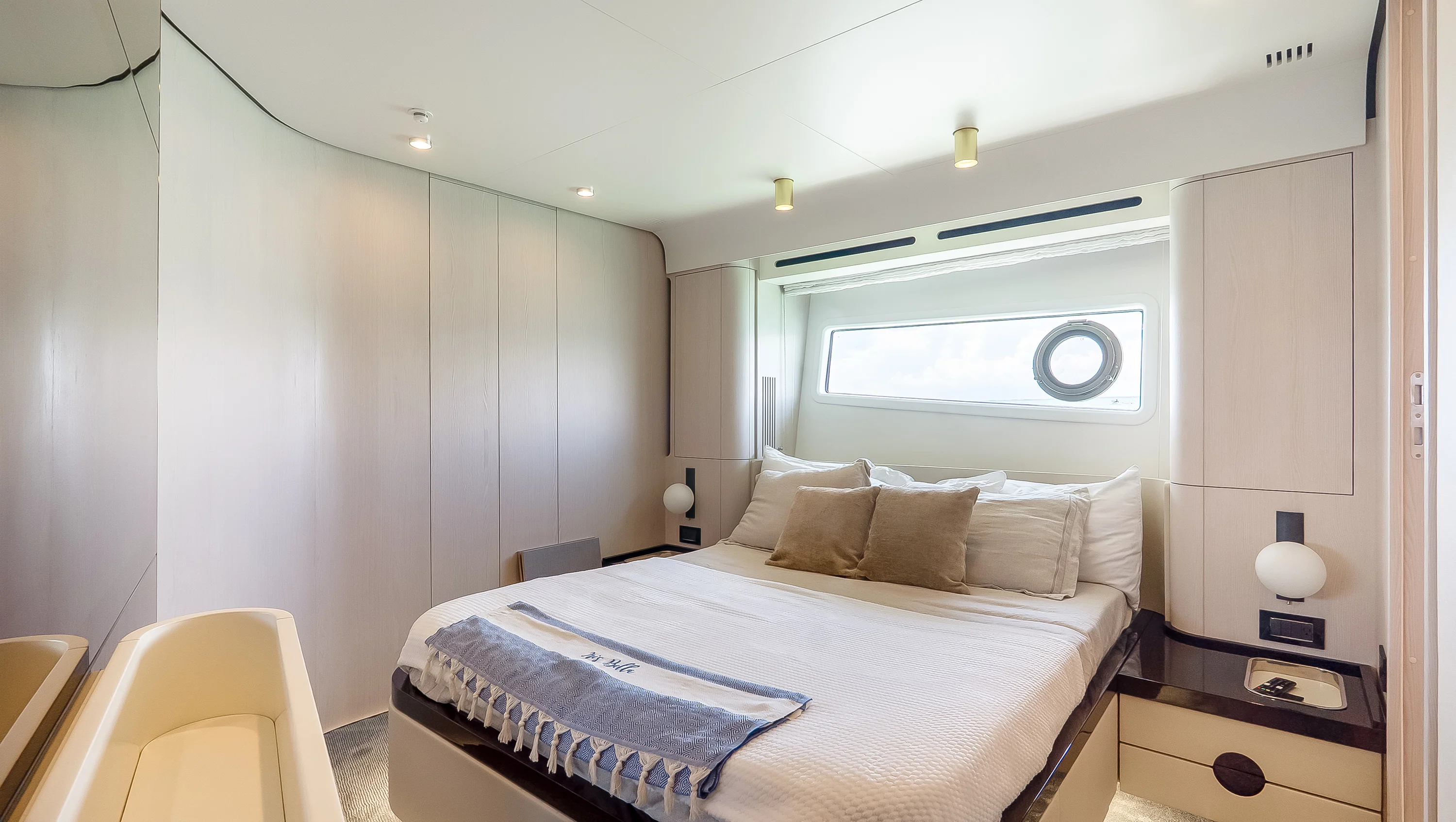 2025 Azimut 78 FLY Image Thumbnail #40