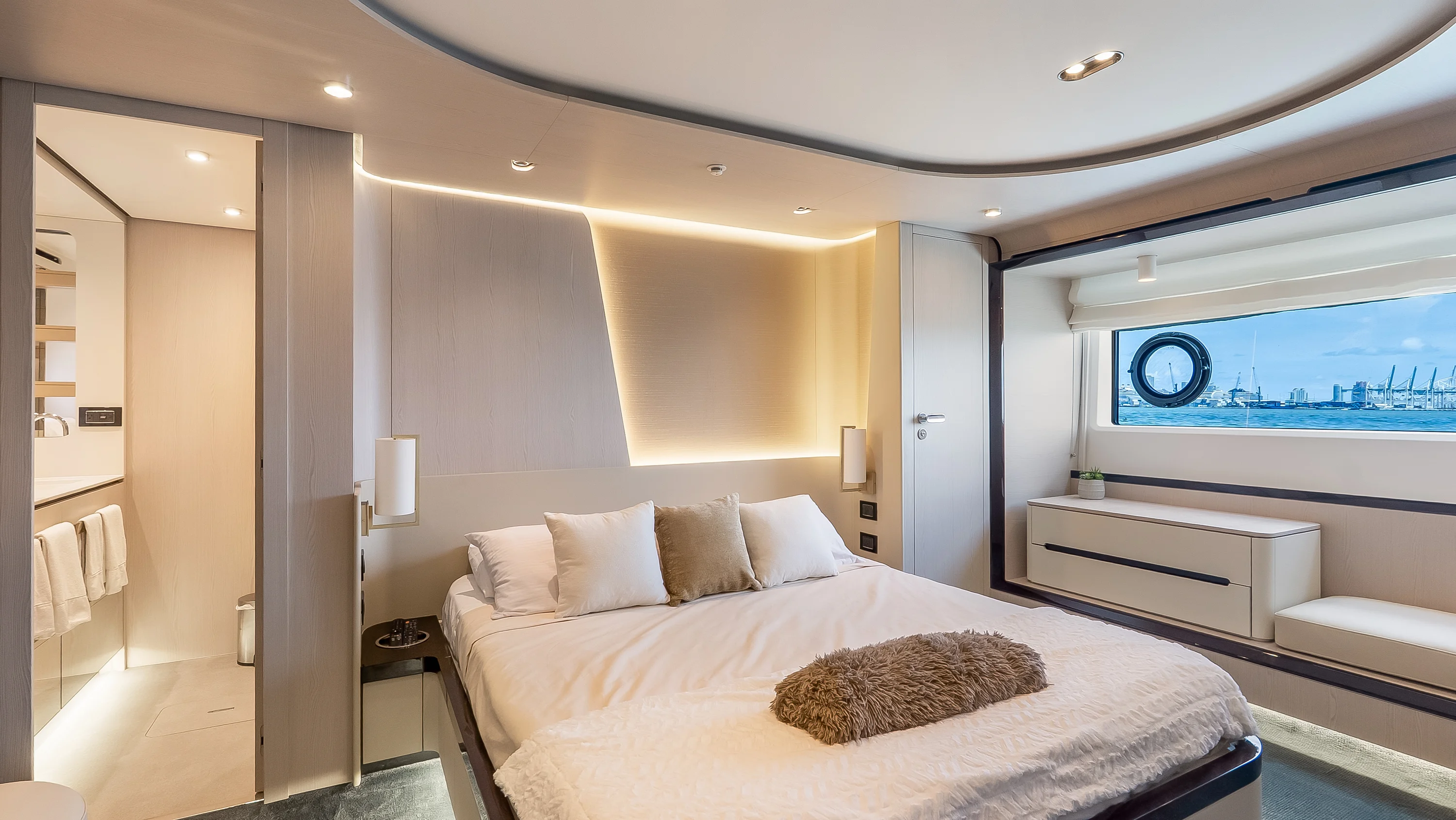 2025 Azimut 78 FLY Image Thumbnail #19