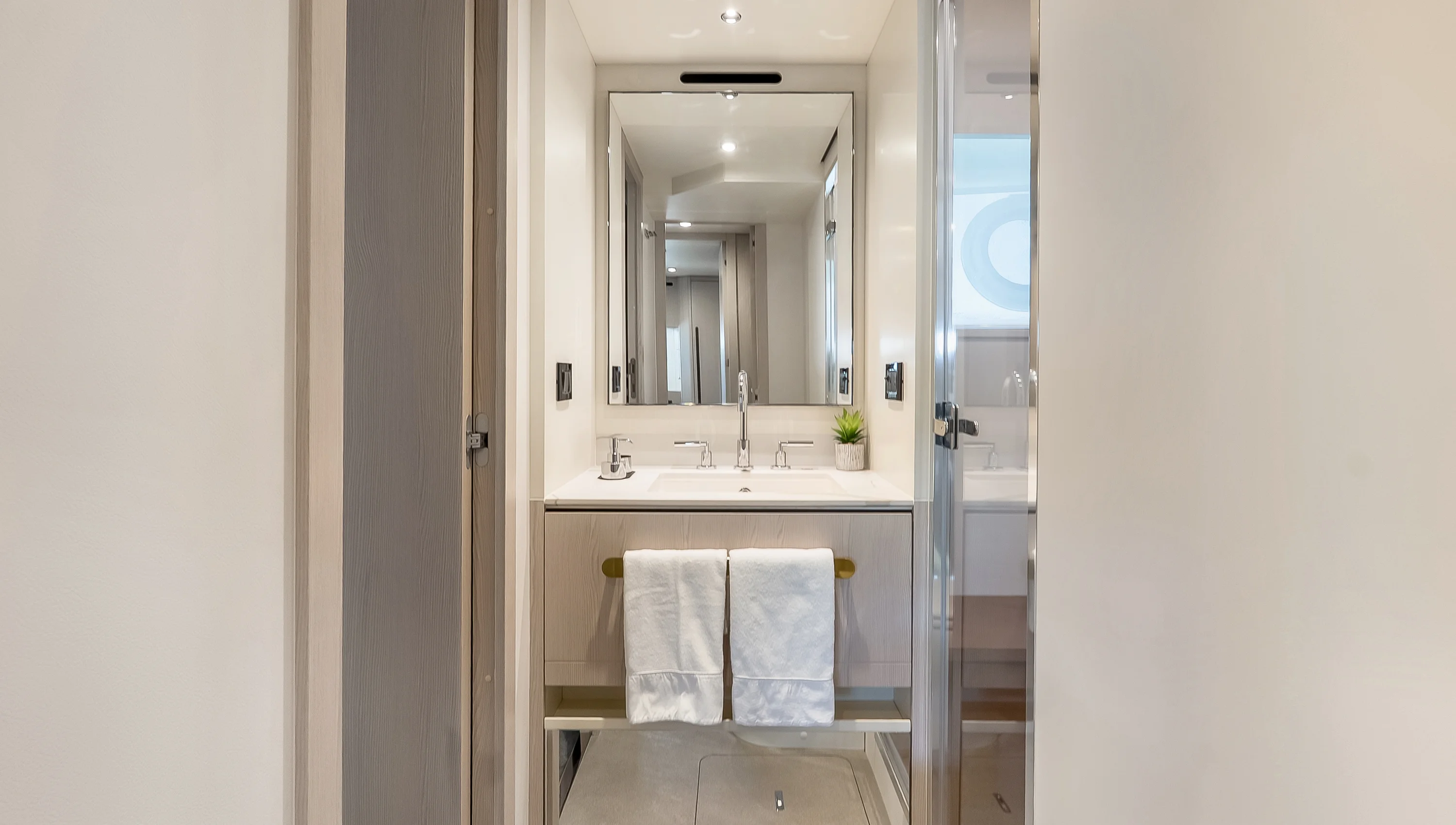 2025 Azimut 78 FLY Image Thumbnail #31