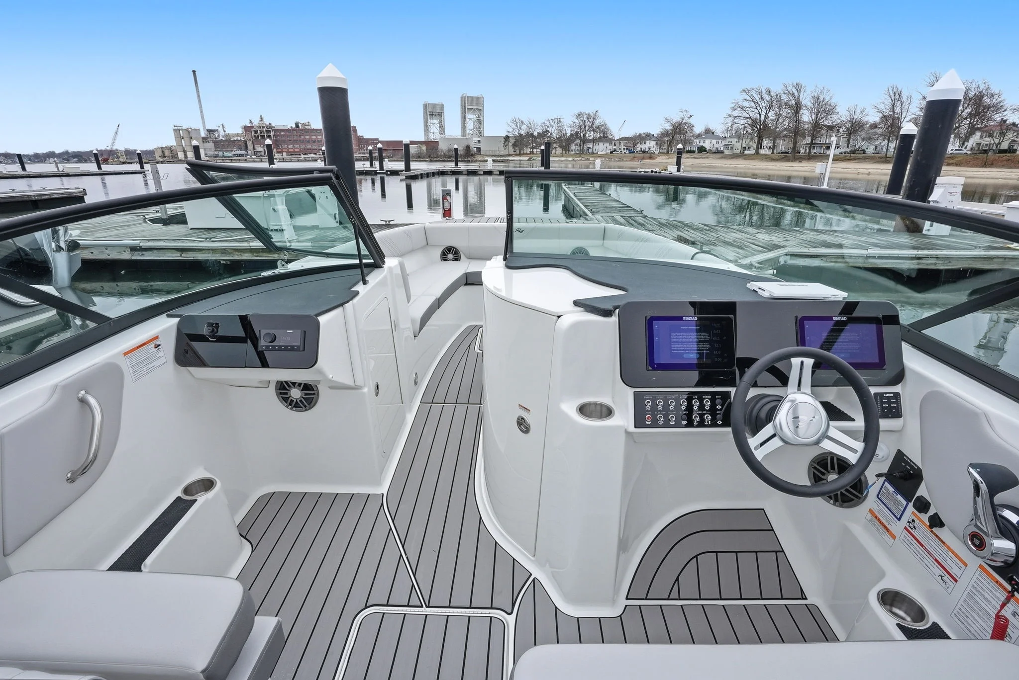 2026 Sea Ray SDX 270 Outboard Image Thumbnail #11