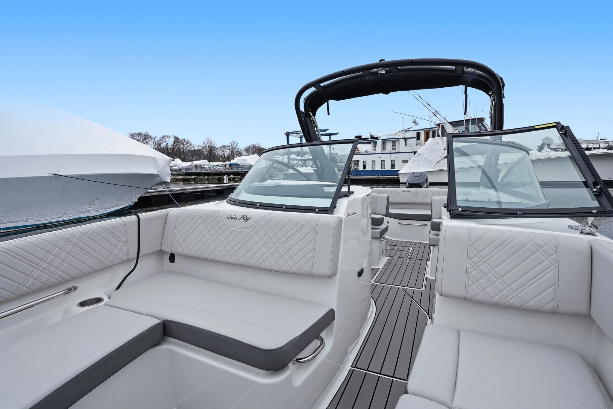 2026 Sea Ray SDX 270 Outboard Image Thumbnail #22