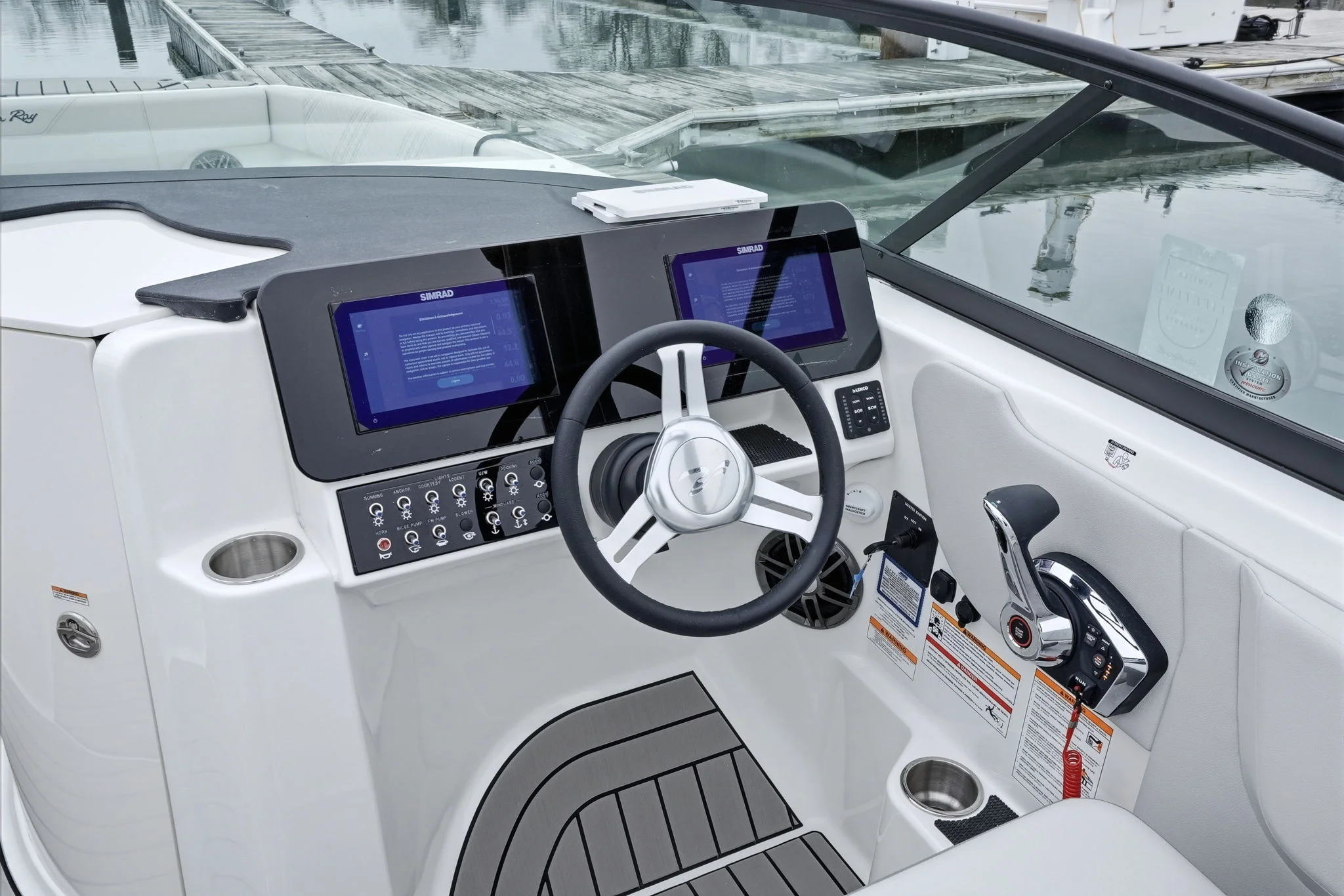 2026 Sea Ray SDX 270 Outboard Image Thumbnail #17