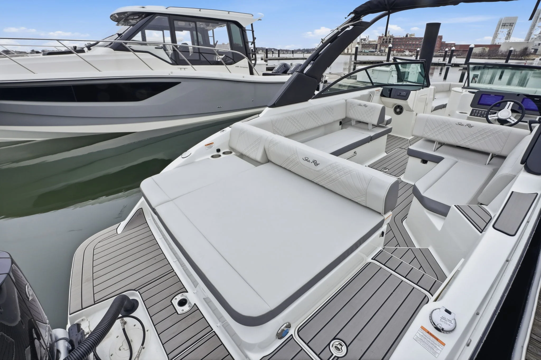 2026 Sea Ray SDX 270 Outboard Image Thumbnail #5