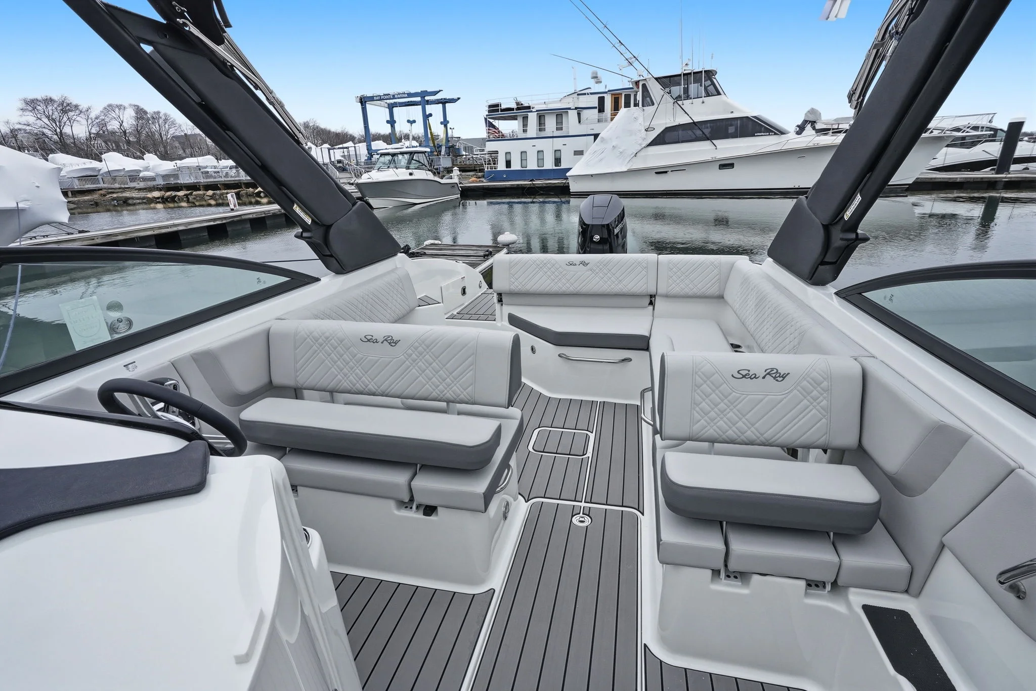 2026 Sea Ray SDX 270 Outboard Image Thumbnail #13