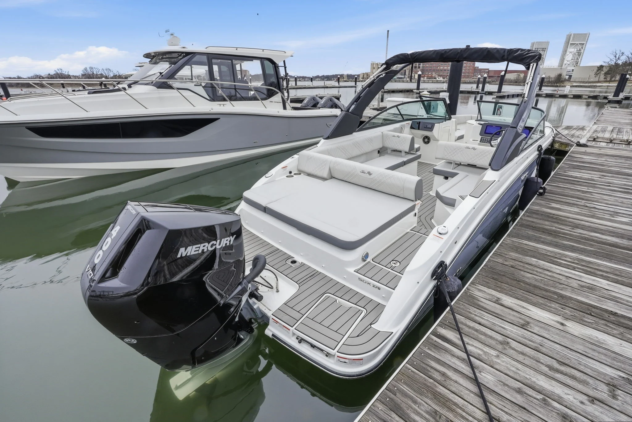 2026 Sea Ray SDX 270 Outboard Image Thumbnail #2