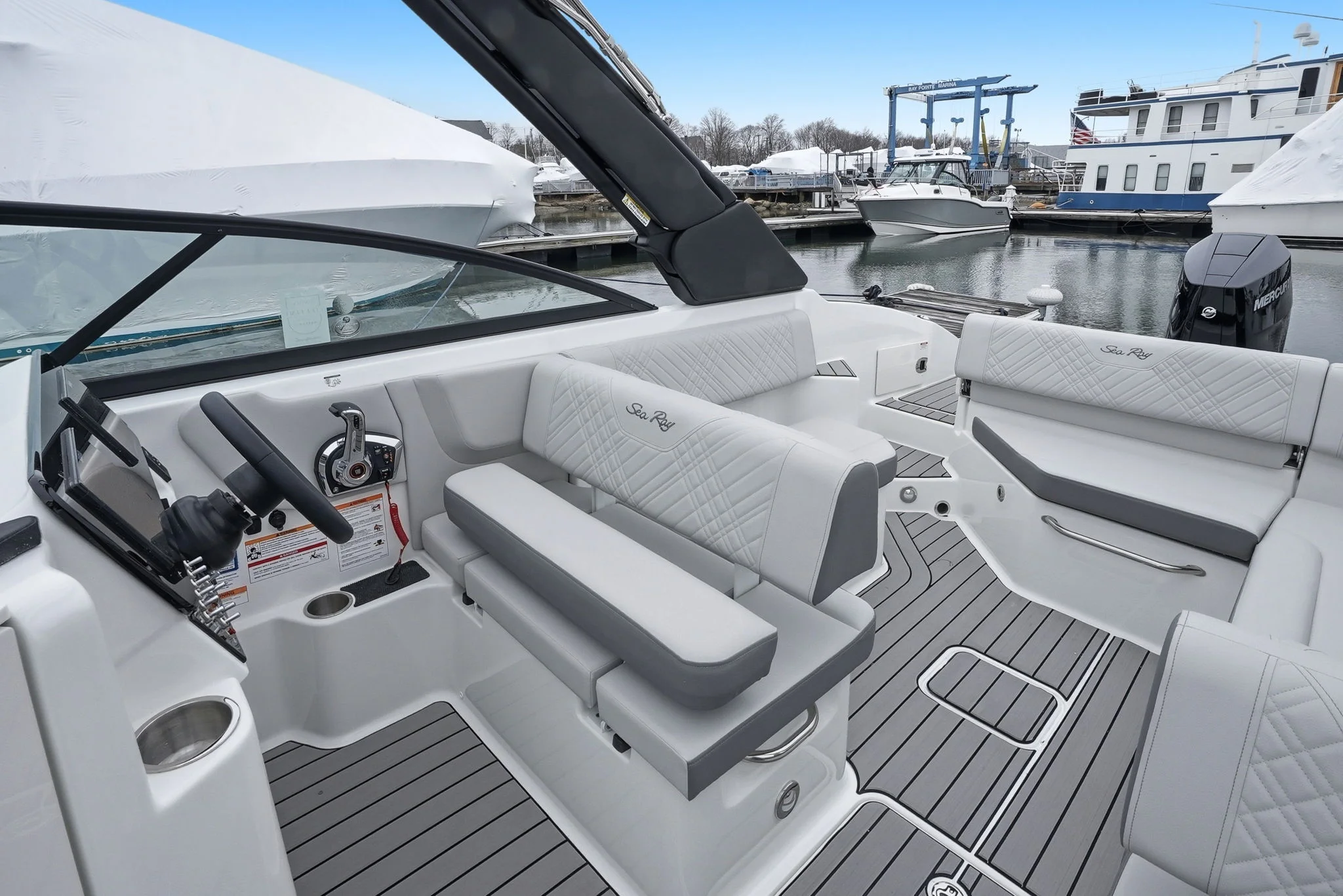 2026 Sea Ray SDX 270 Outboard Image Thumbnail #14