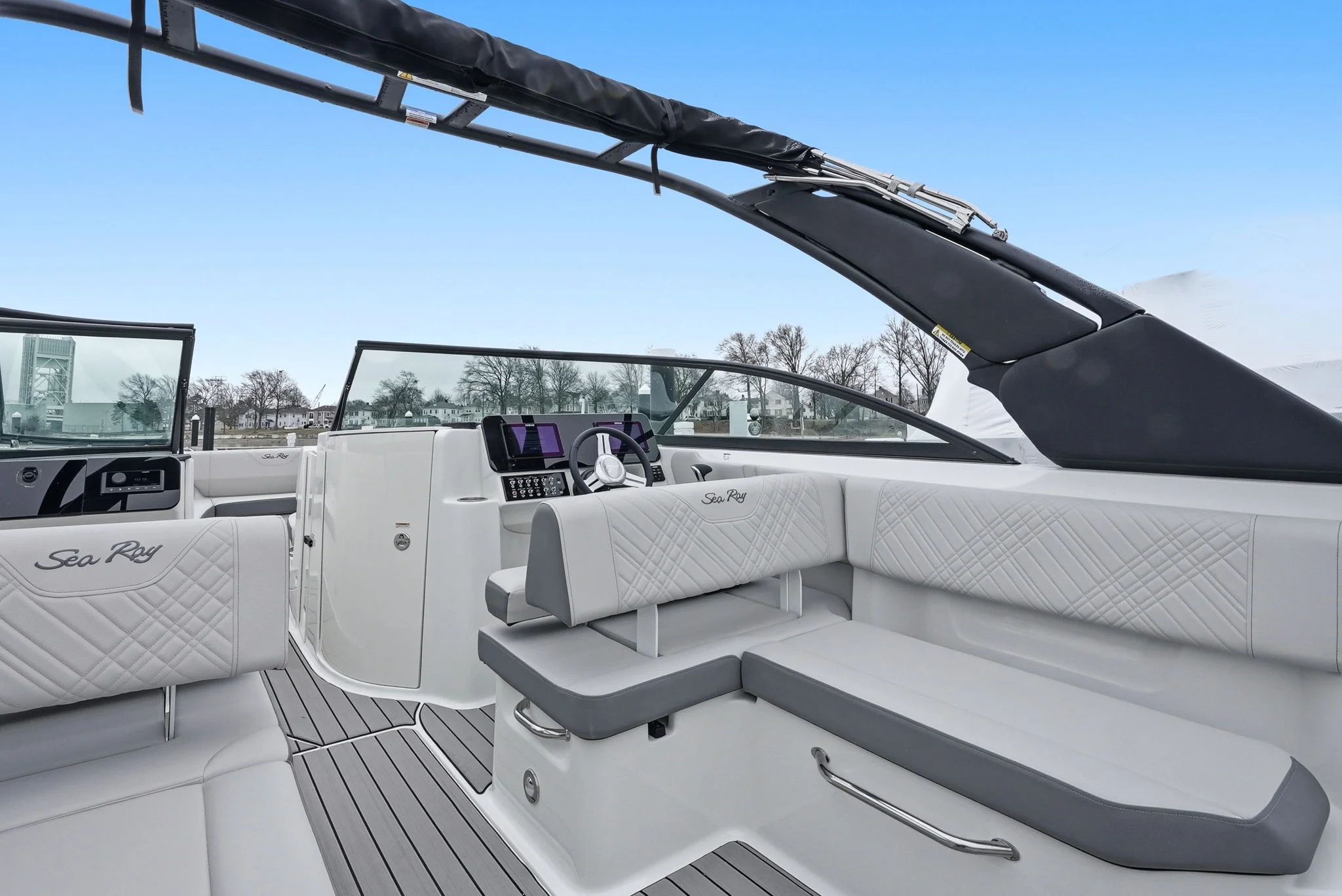 2026 Sea Ray SDX 270 Outboard Image Thumbnail #10