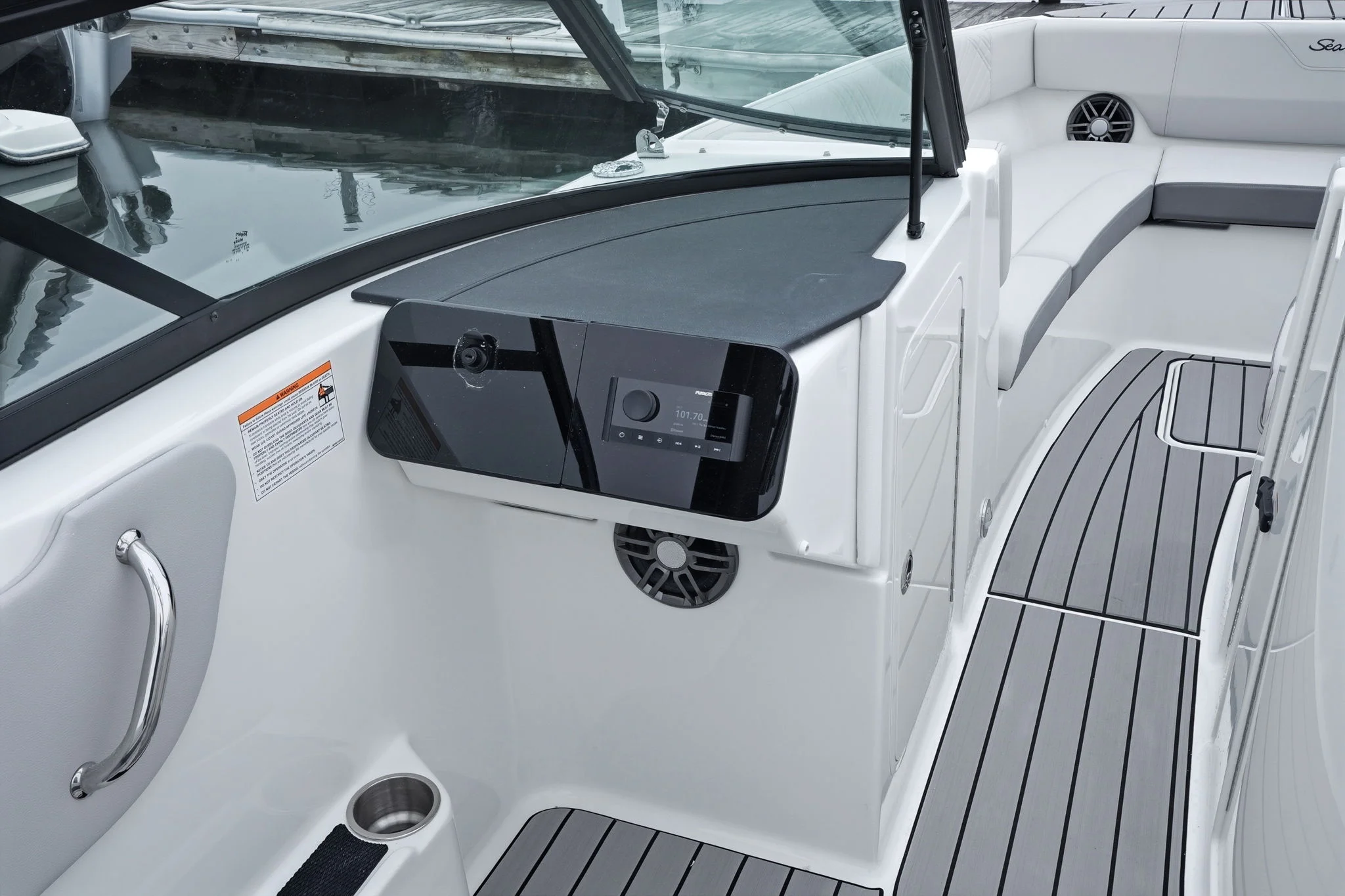 2026 Sea Ray SDX 270 Outboard Image Thumbnail #18
