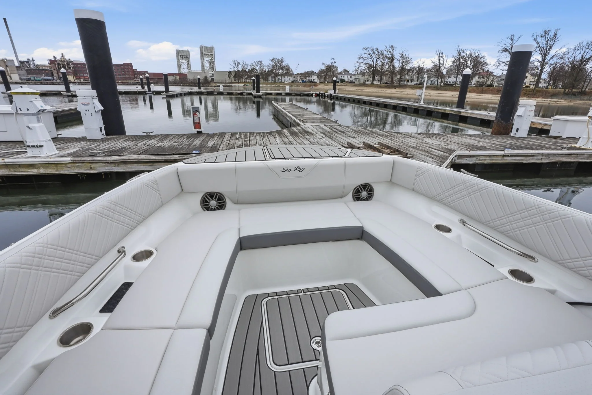 2026 Sea Ray SDX 270 Outboard Image Thumbnail #21