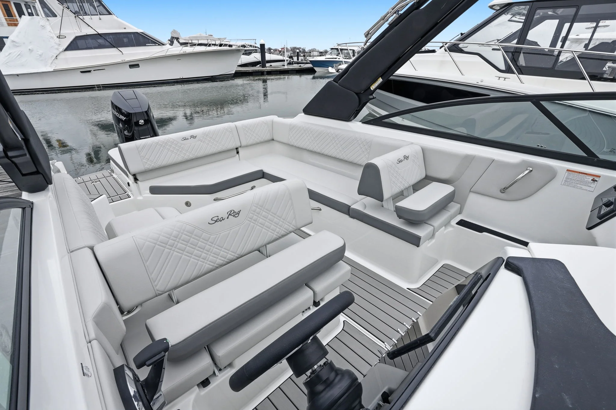 2026 Sea Ray SDX 270 Outboard Image Thumbnail #12