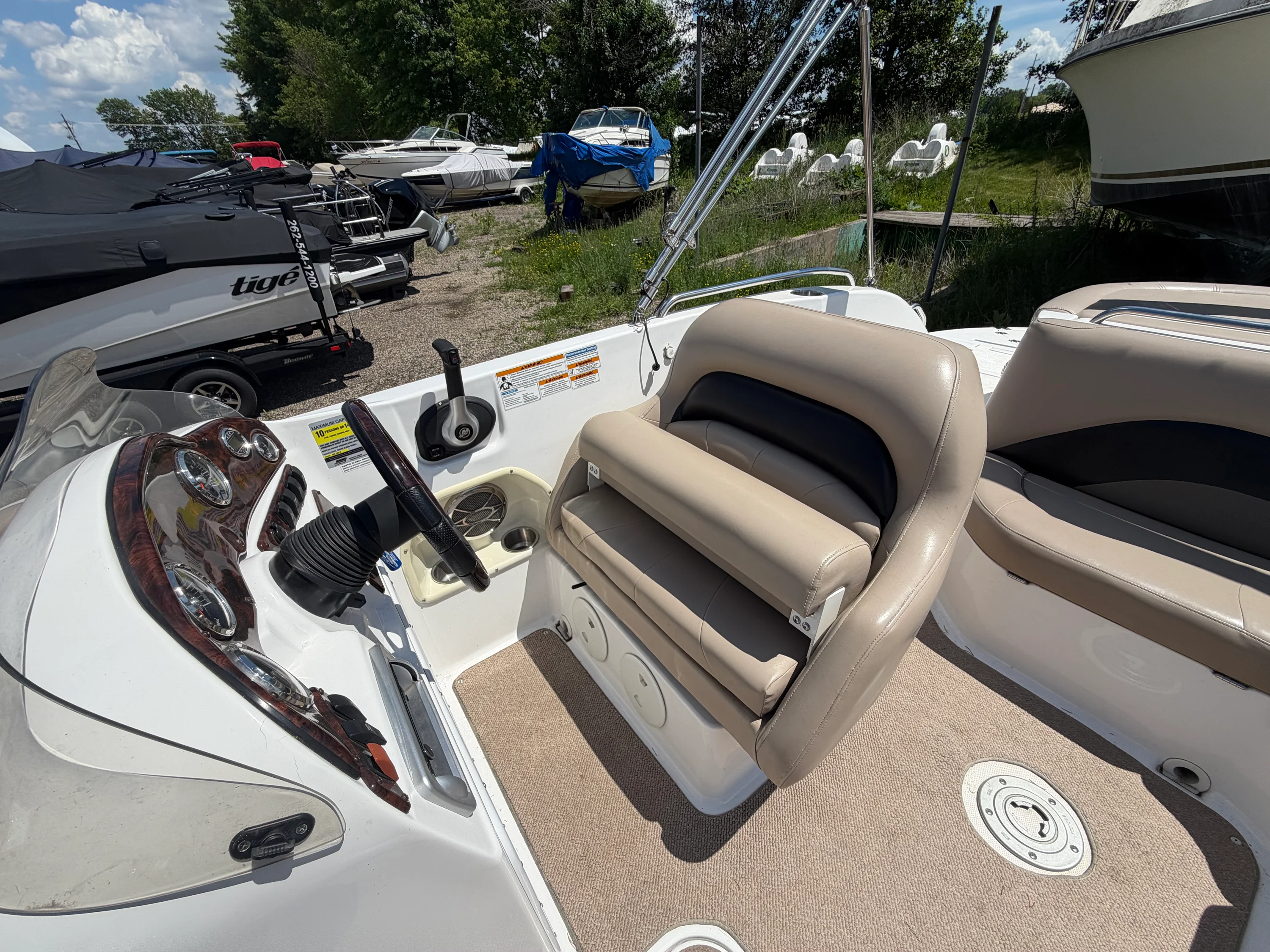 2014 Hurricane 202 SUNDECK SPORT Image Thumbnail #10