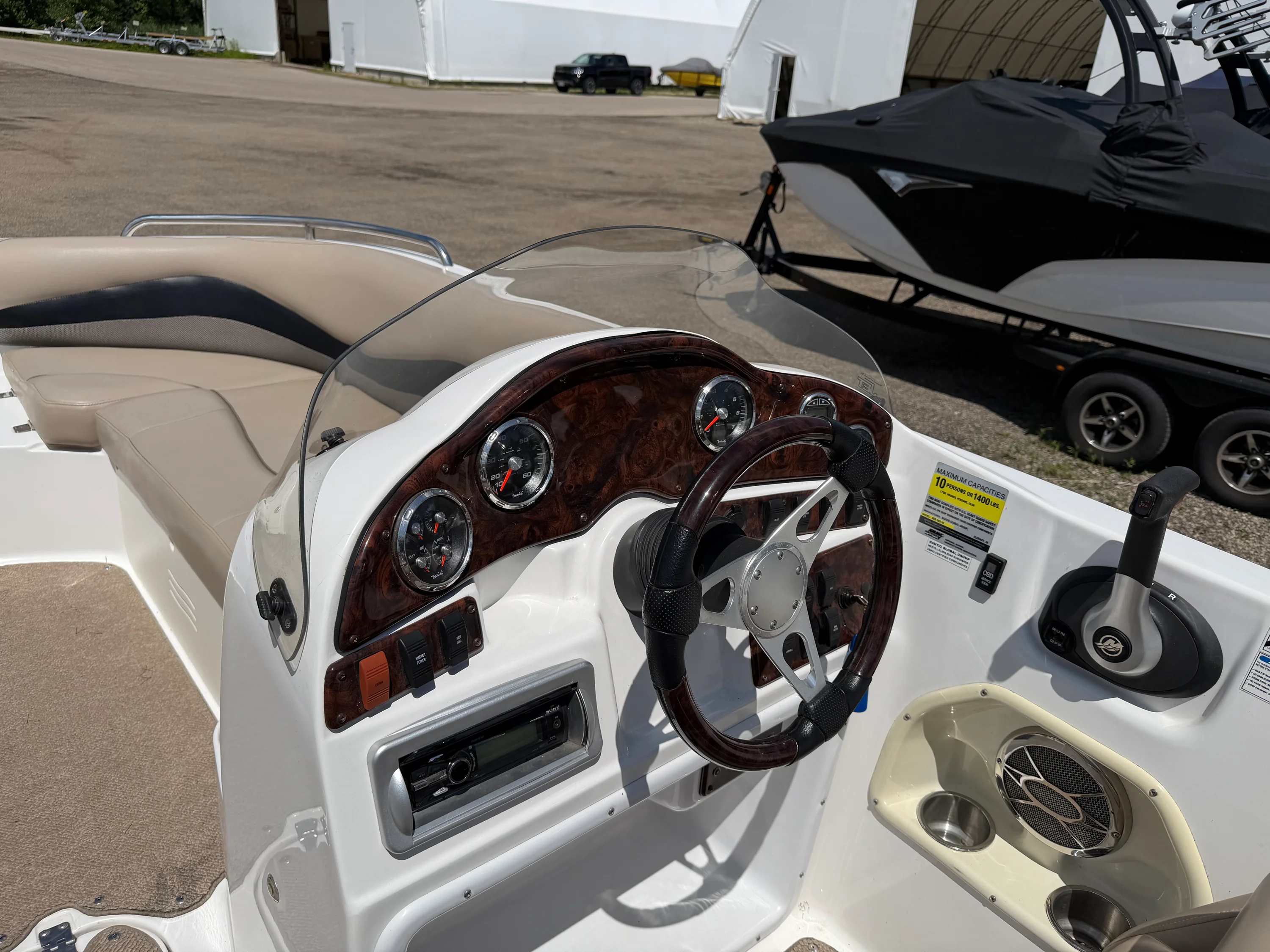 2014 Hurricane 202 SUNDECK SPORT Image Thumbnail #11
