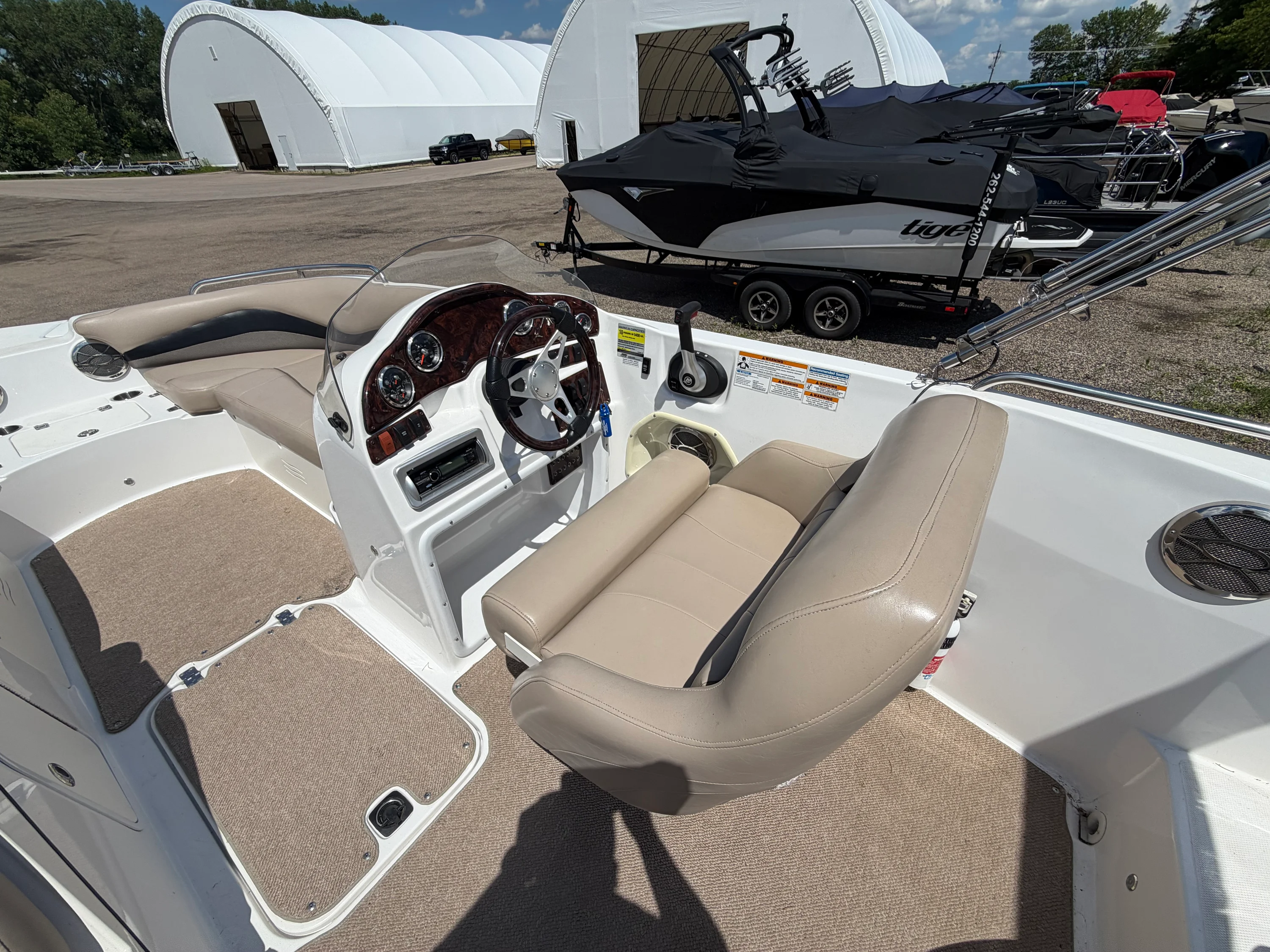2014 Hurricane 202 SUNDECK SPORT Image Thumbnail #9